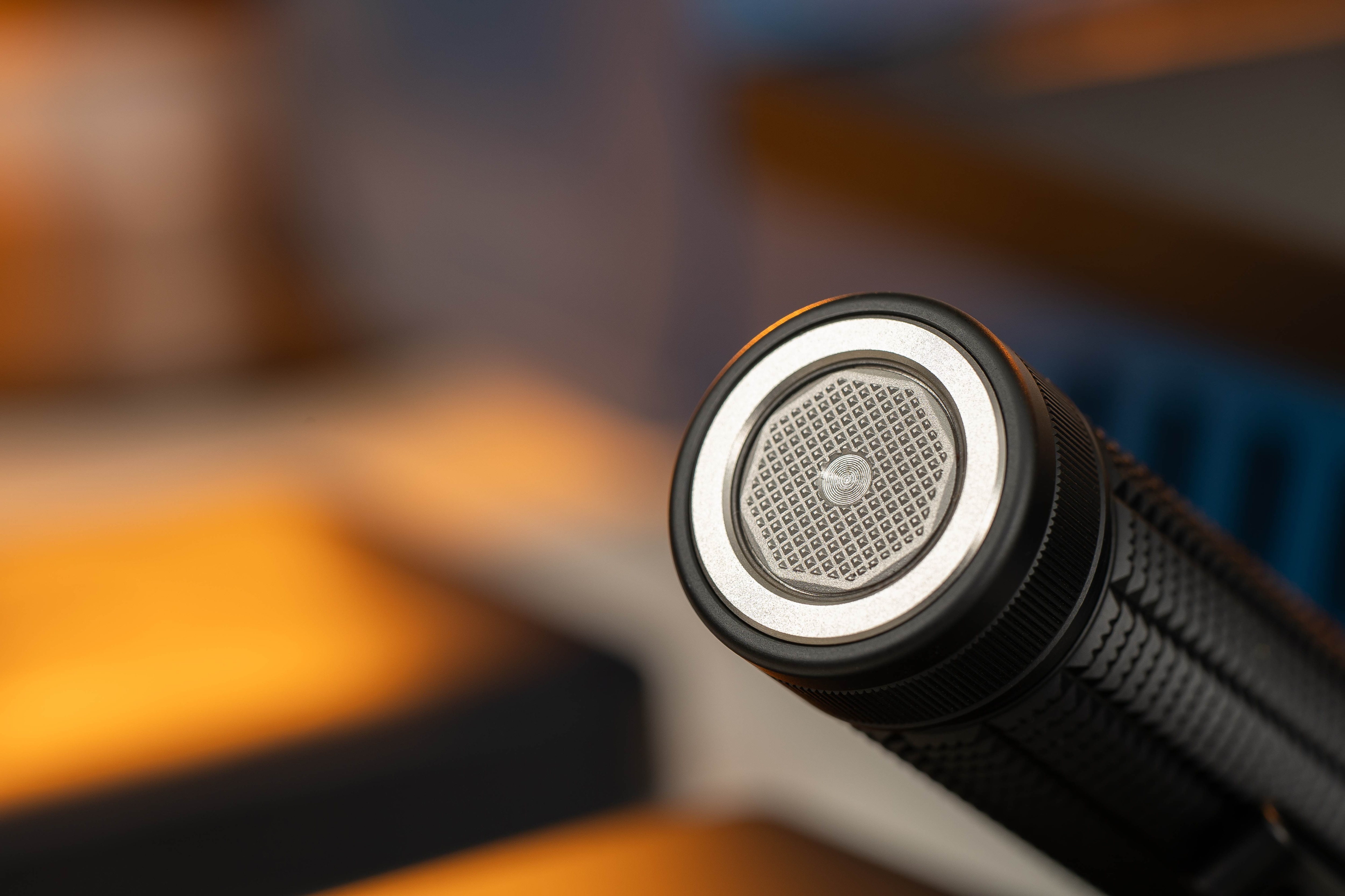 Olight Baton 4 Pro Matte Black zseblámpa - 1600 lumen