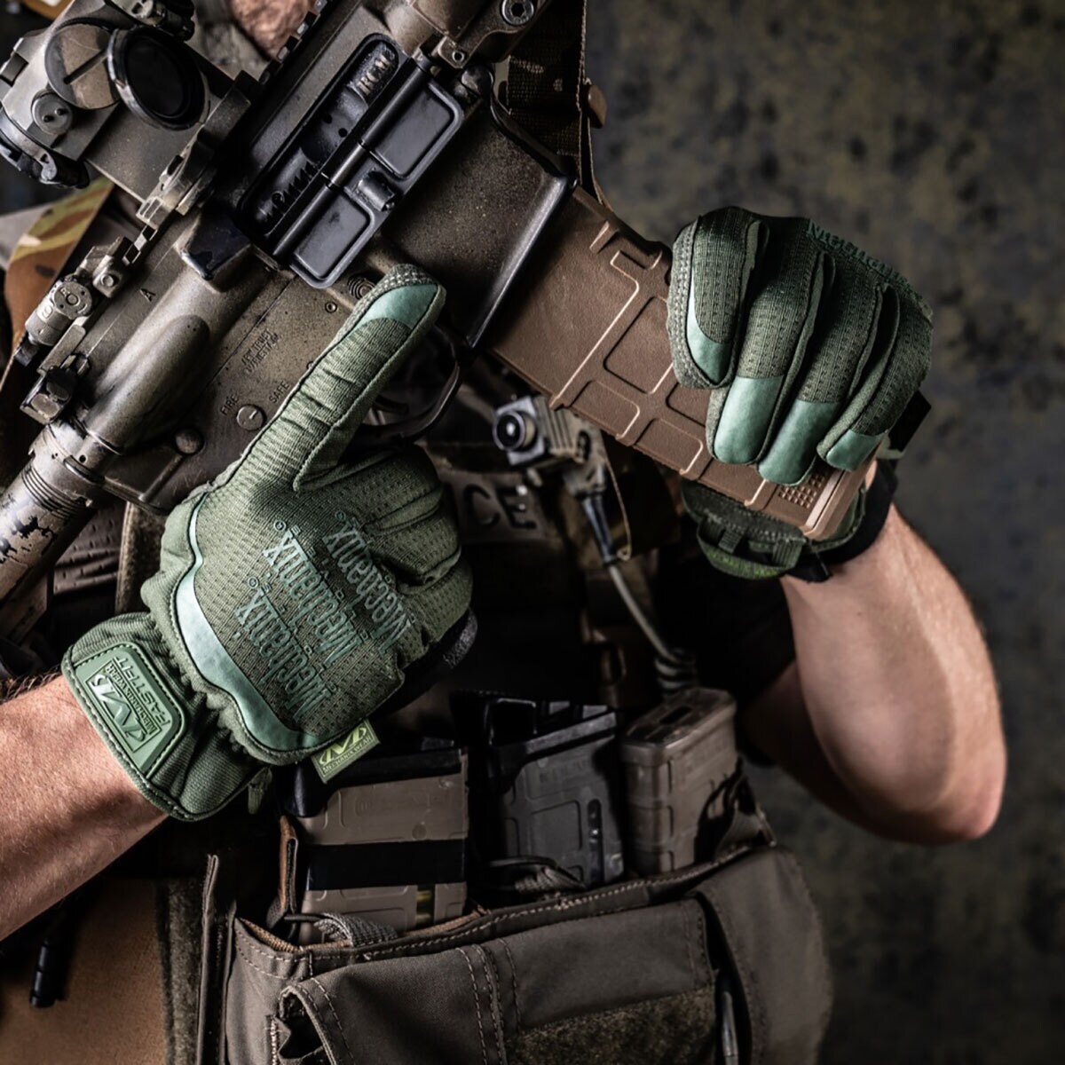 Mechanix Wear FastFit taktikai kesztyű - Olive Drab
