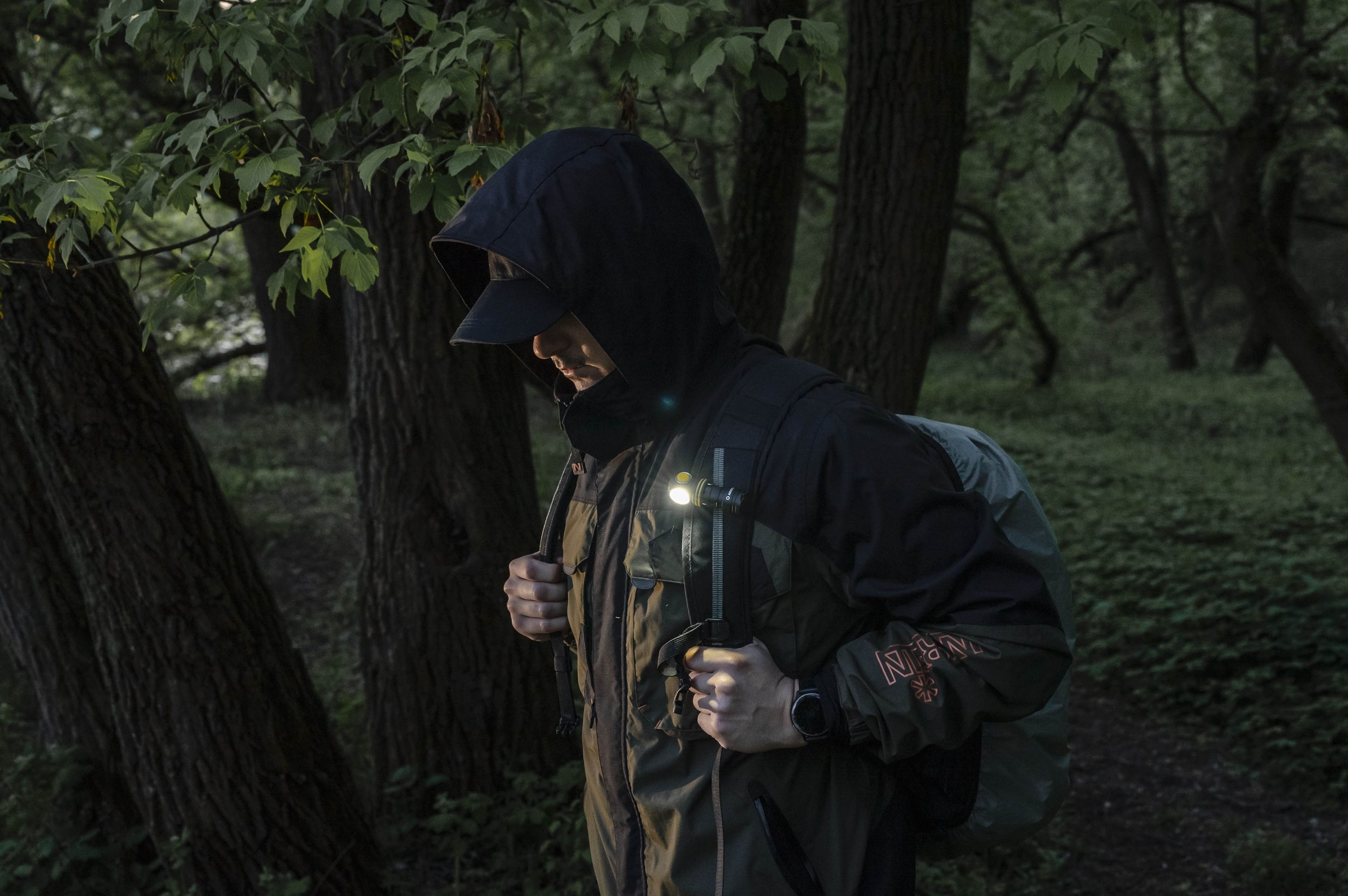 Armytek Elf C1 USB-C White PCB fej- és derékszögű lámpa - 1000 lumen