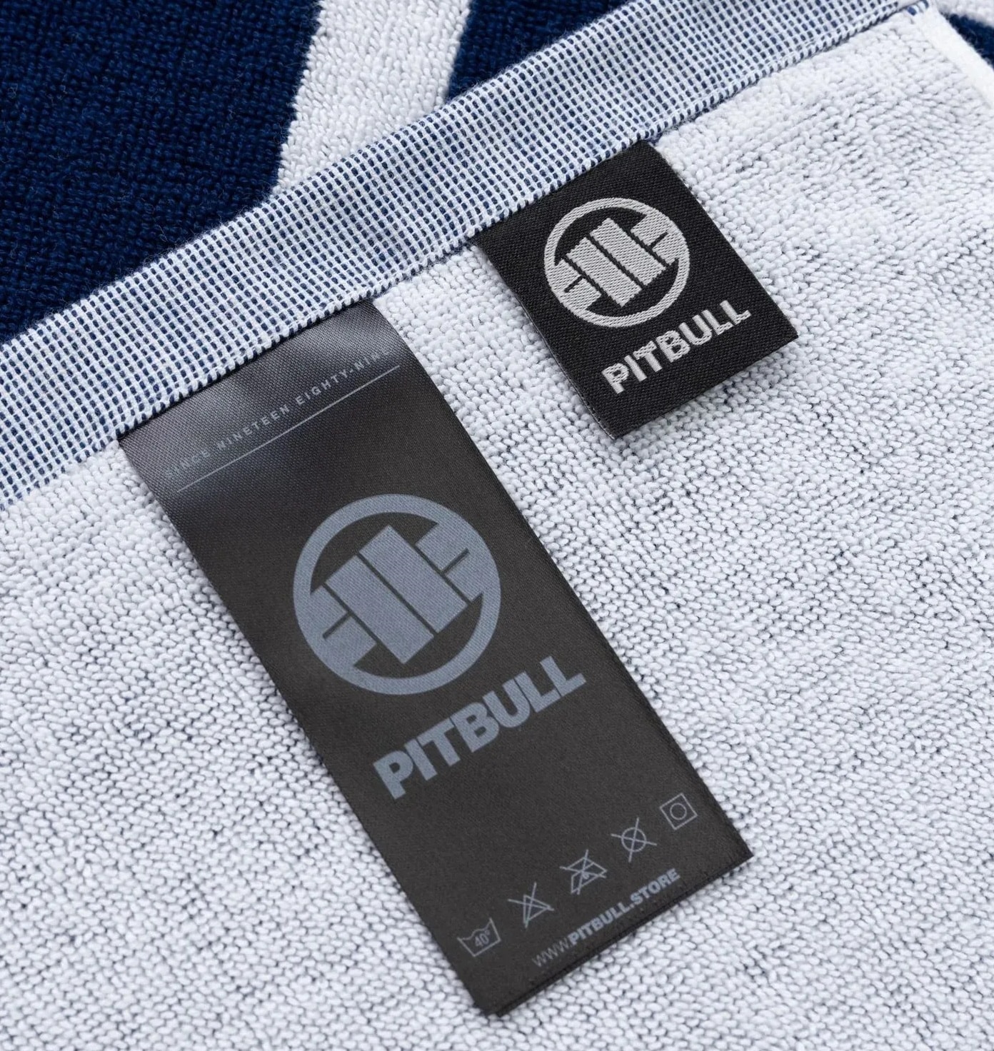 Pitbull Gym Hilltop törölköző 88 x 52 cm - Navy/White