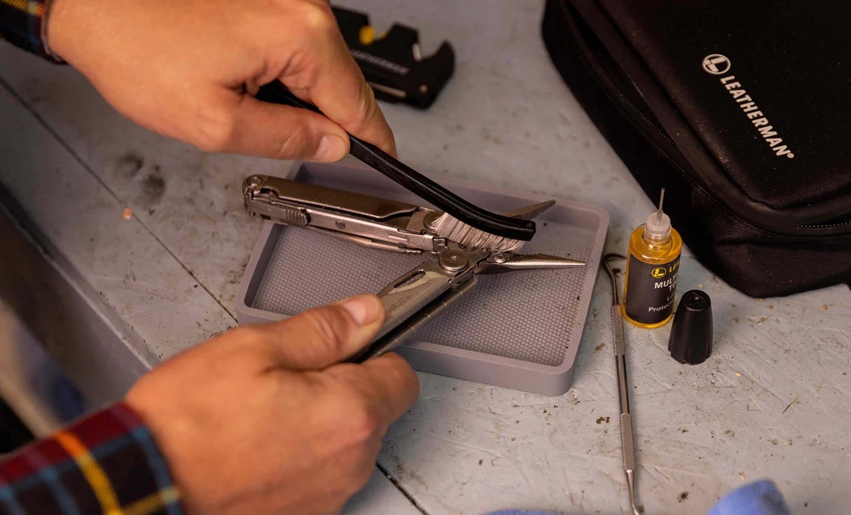 Leatherman Tool Maintenance Kit multiszerszámhoz való tartósító készlet - Black