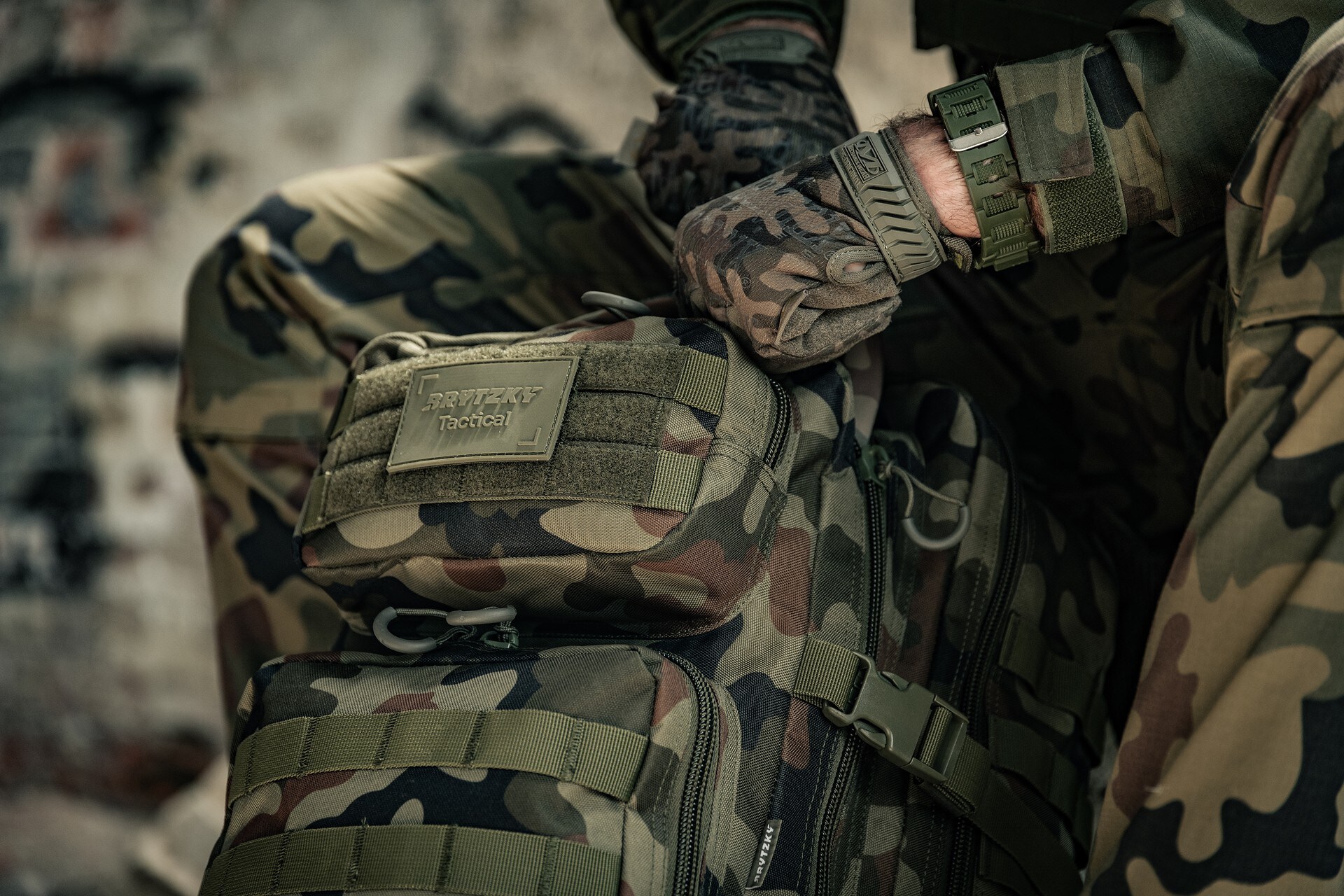 Badger Outdoor Grid karóra - Army Green/Black