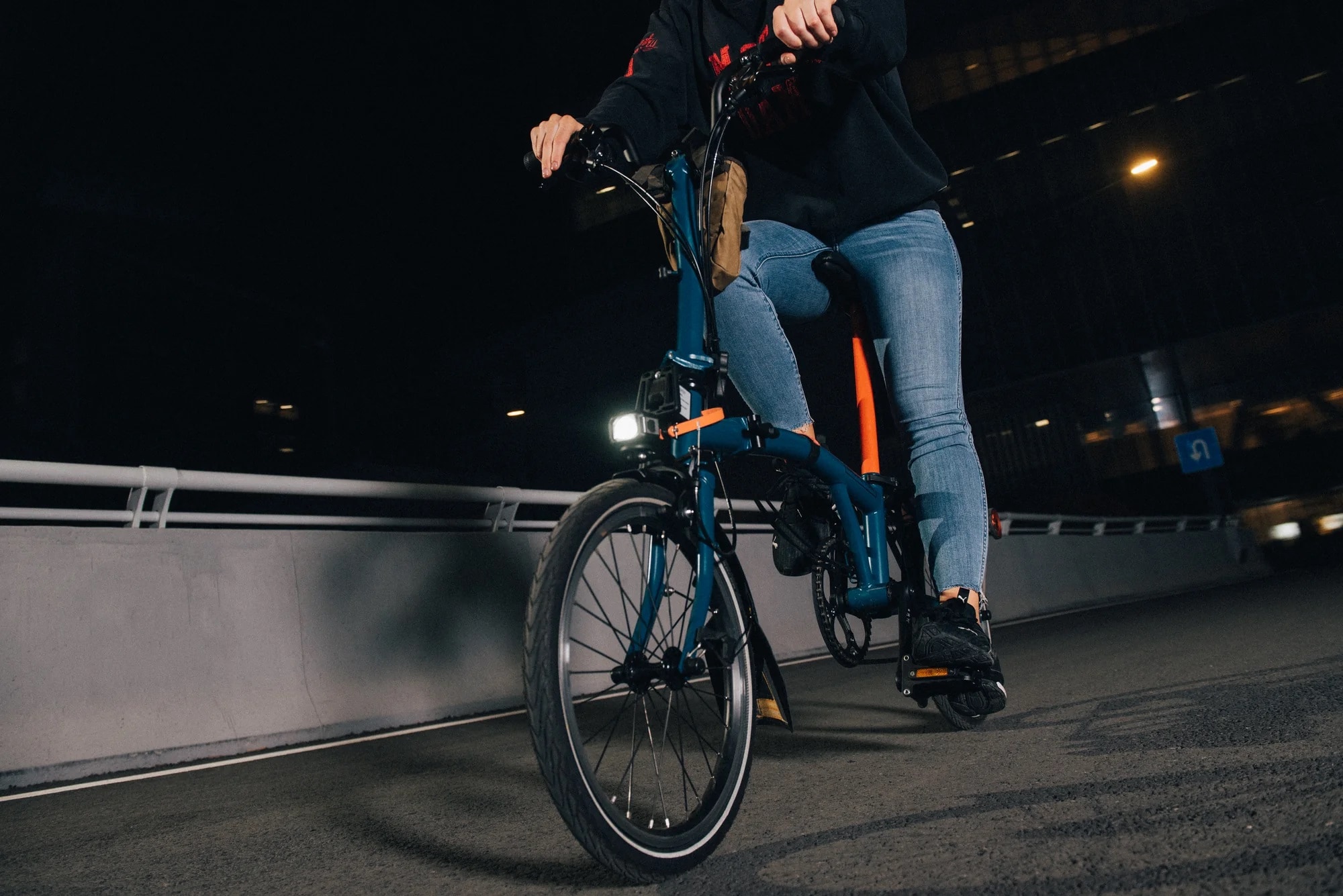 Moon Titan Max Seafoam Teal kerékpár első lámpa - 1700 lumen