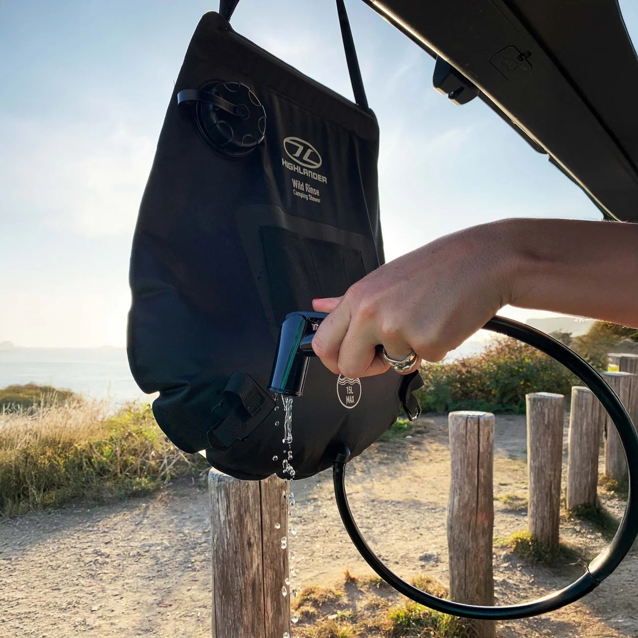 Highlander Outdoor Wild Rinse Camping Solar túrazuhany 15 l - Black