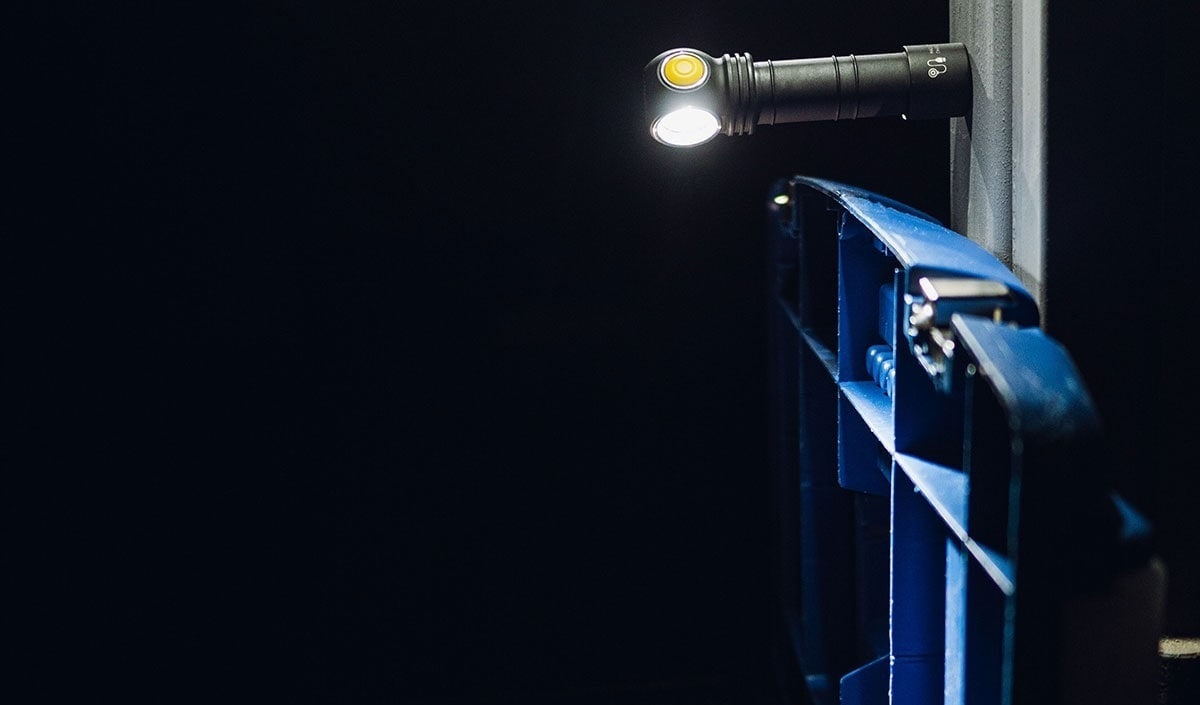 Armytek Wizard C2 WG Magnet USB fej- és derékszögű lámpa White PCB - 1100 lumen