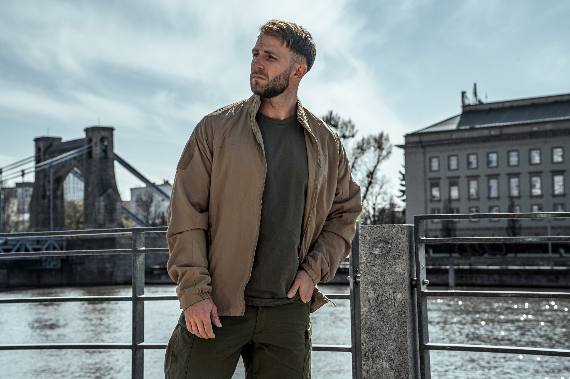 Helikon-Tex Wolfhound Lite Full-Zip zseblámpa - Khaki