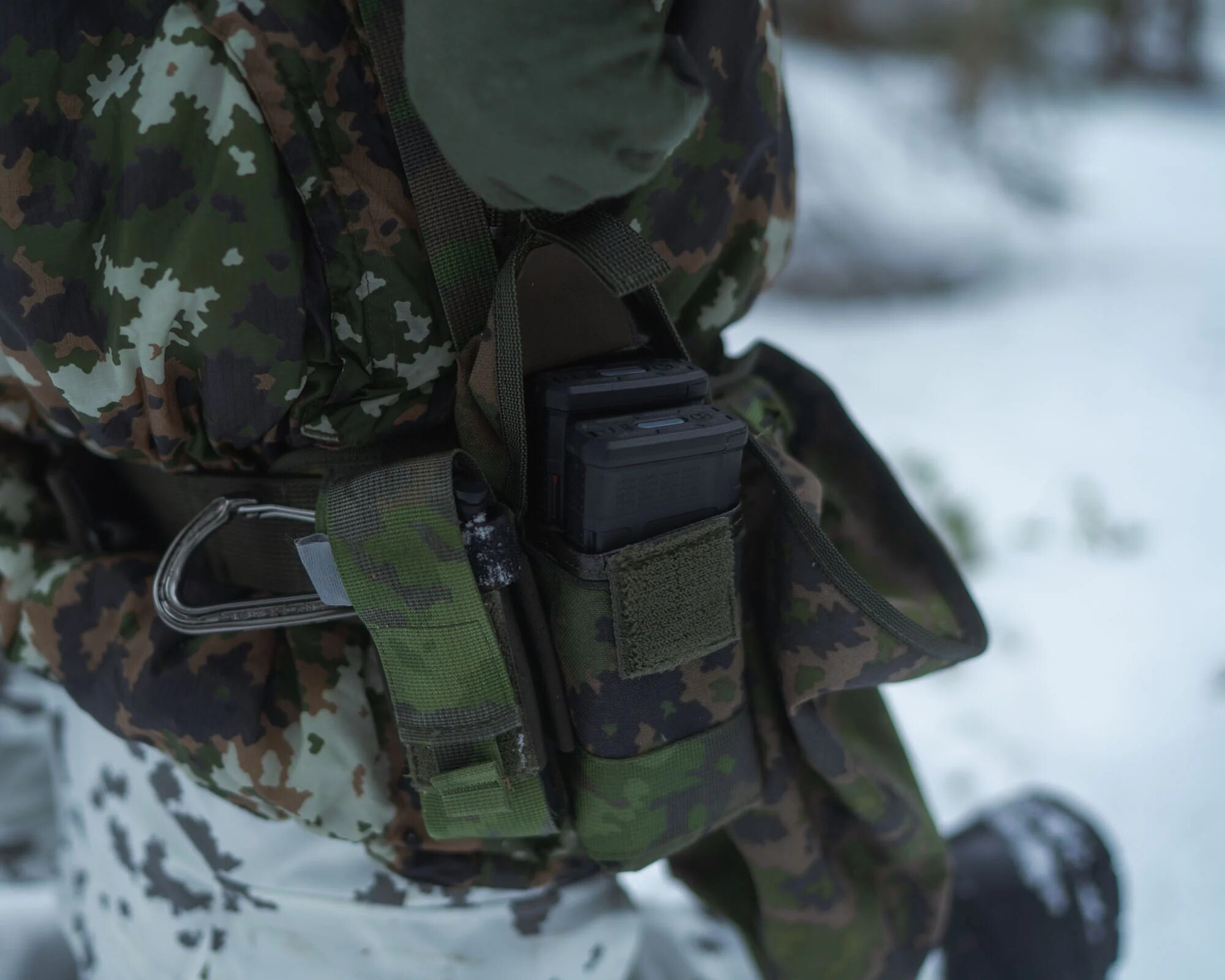 Savotta kétrészes tároló AR15 puska tölténytárhoz - M05 Woodland