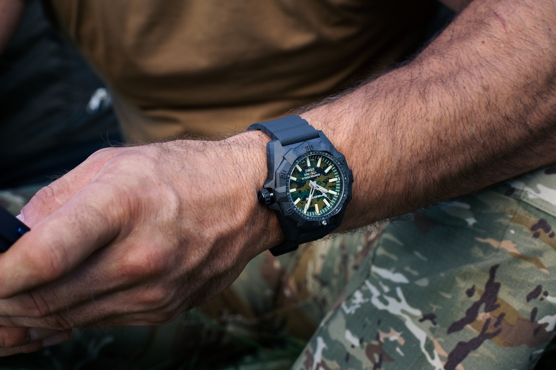 ProTek PT4105SFC USMC karóra - Carbon Dive