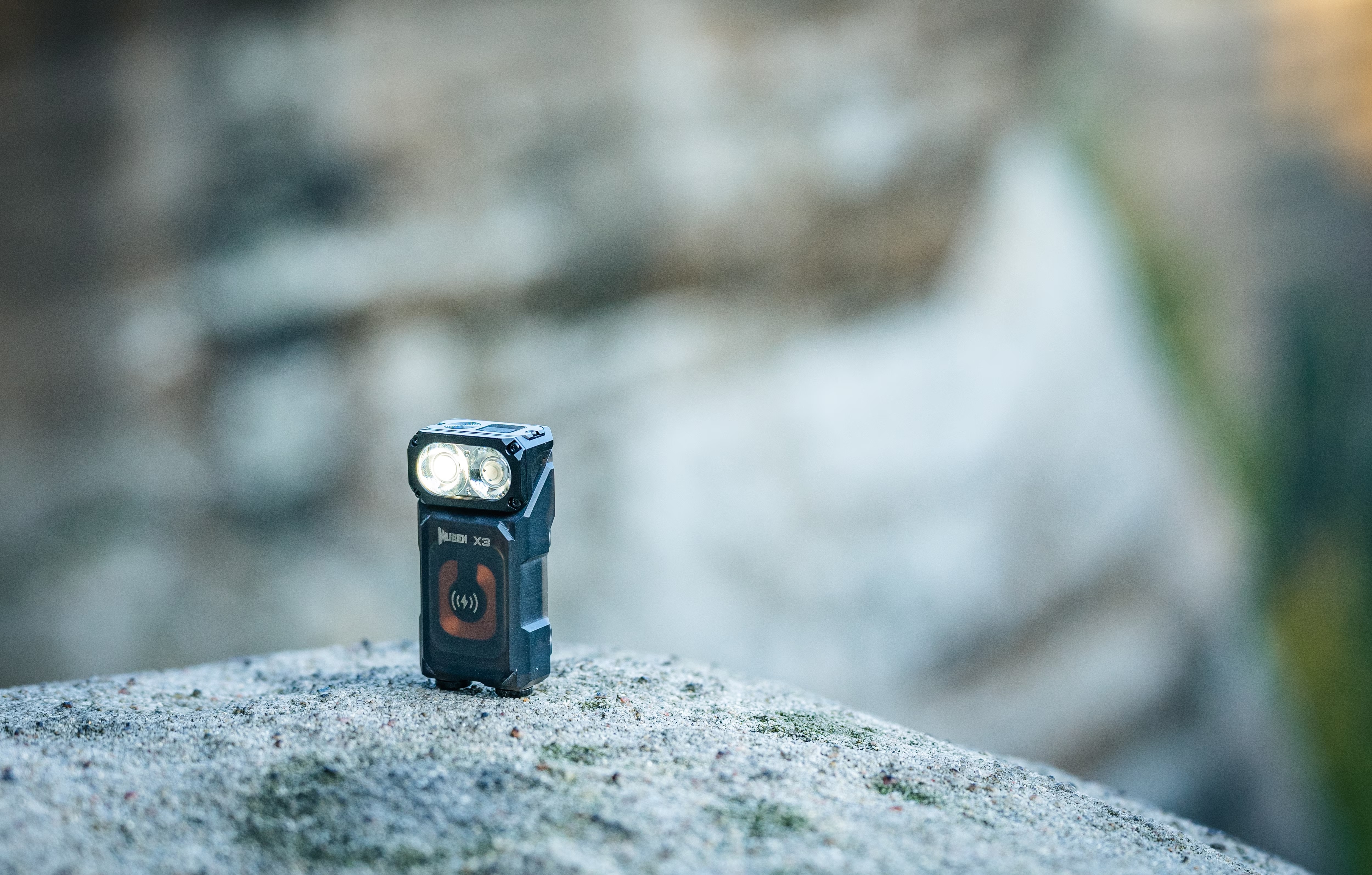 Wuben X3 zseblámpa 700 lumen - Black