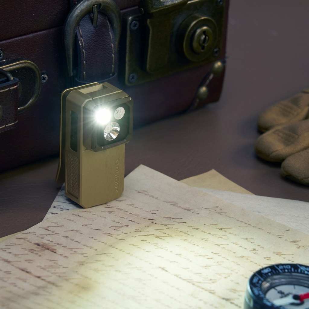 Olight Oclip 2 Ultra Premium akkumulátoros zseblámpa 580 lumen - Olive Green