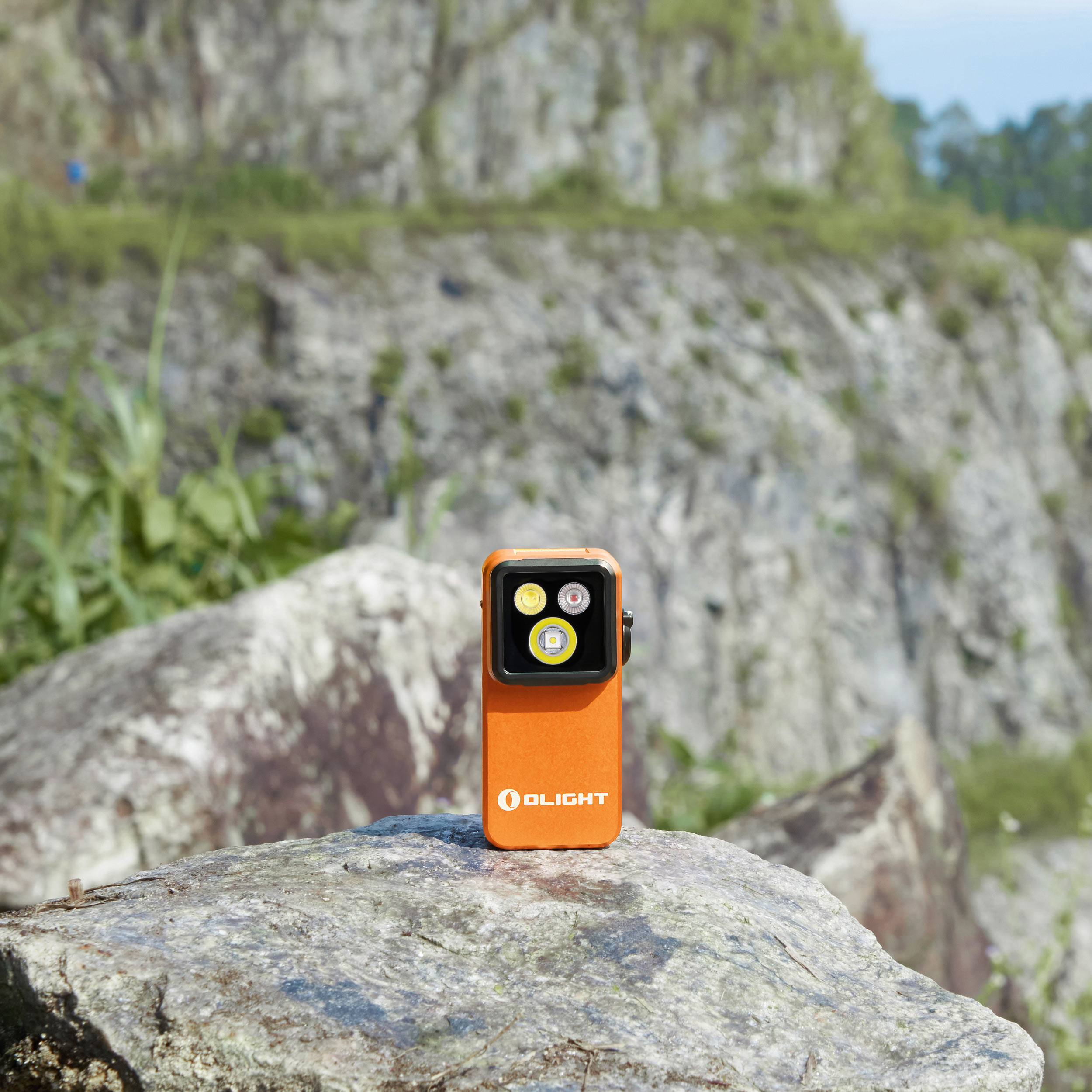 Olight Oclip 2 Pro Premium akkumulátoros zseblámpa 530 lumen - Orange