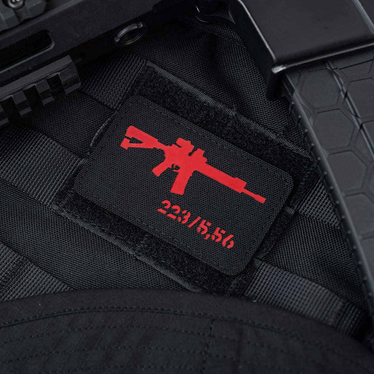 M-Tac AR-15 223/5,56 Laser Cut felvarró - Black/Red