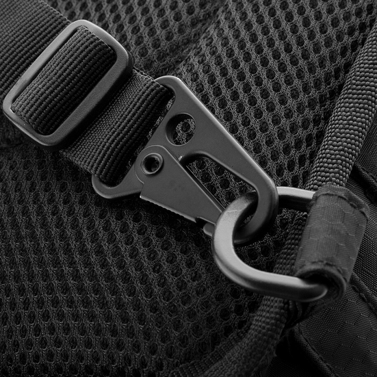 M-Tac Urban Line City Hunter Hexagon Bag táska 5 l - Black