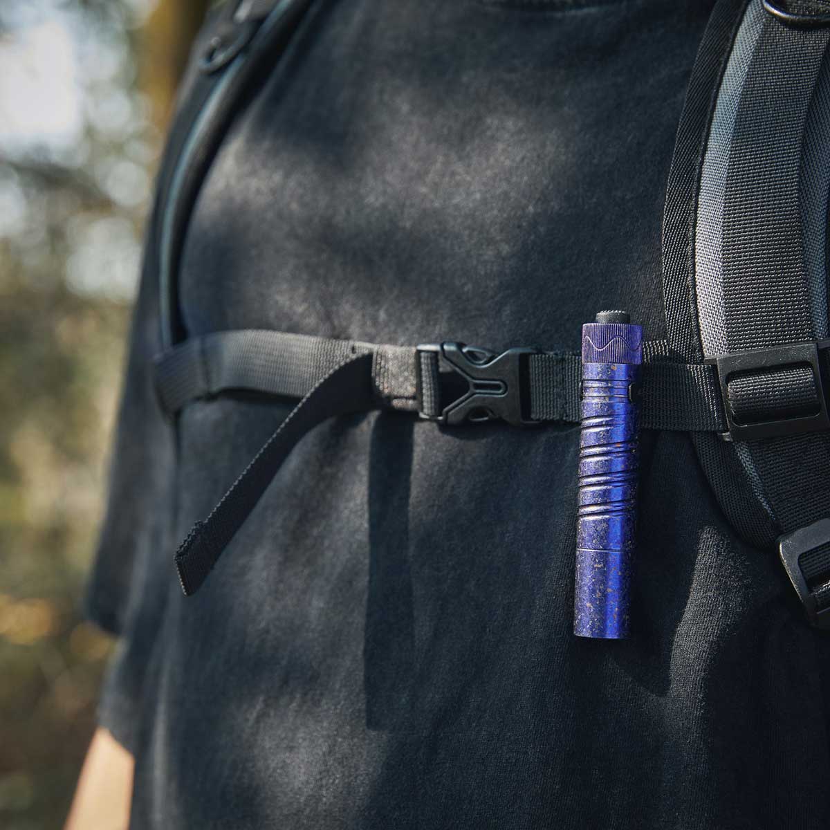 Olight I5R EOS Limited Edition zseblámpa Ice Flower Periwinkle Blue - 350 lumen