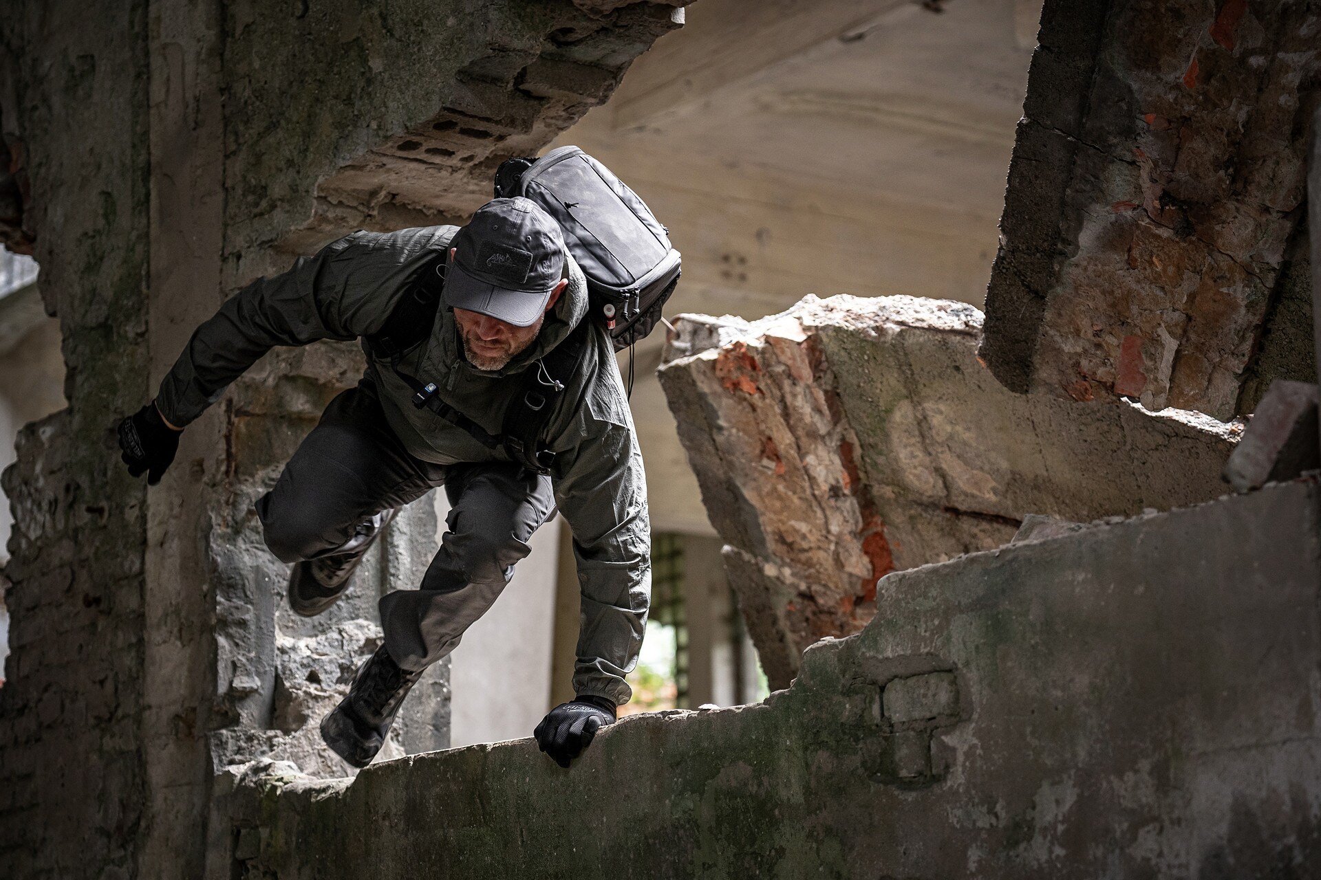 Helikon Bail Out Bag hátizsák 25 l - Black