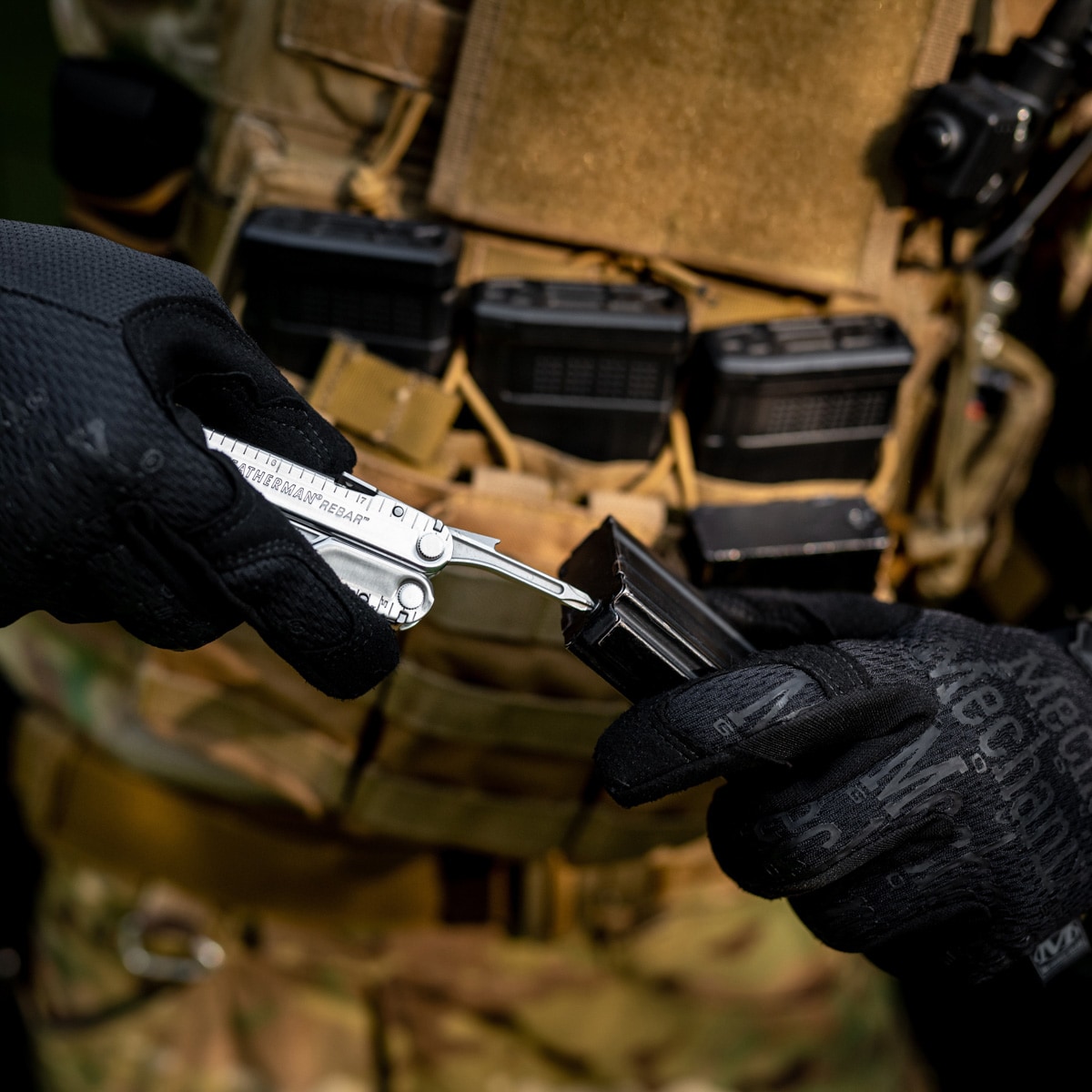 Leatherman Rebar multiszerszám tárolóval