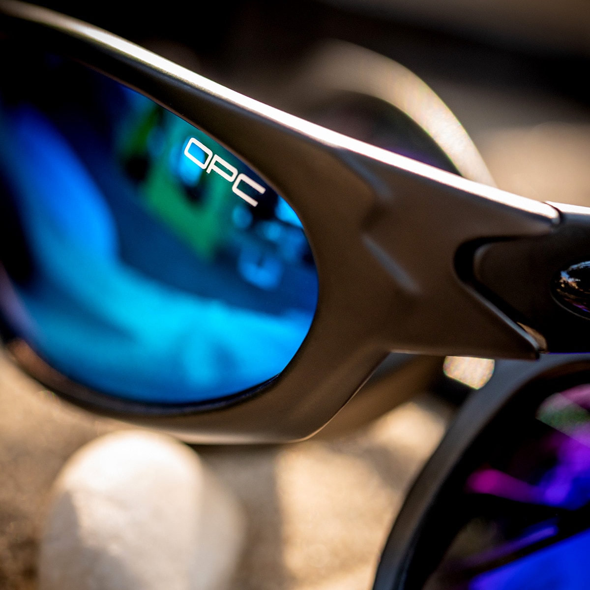 OPC Military Marines polarizált napszemüveg - Black Matt Blue Revo