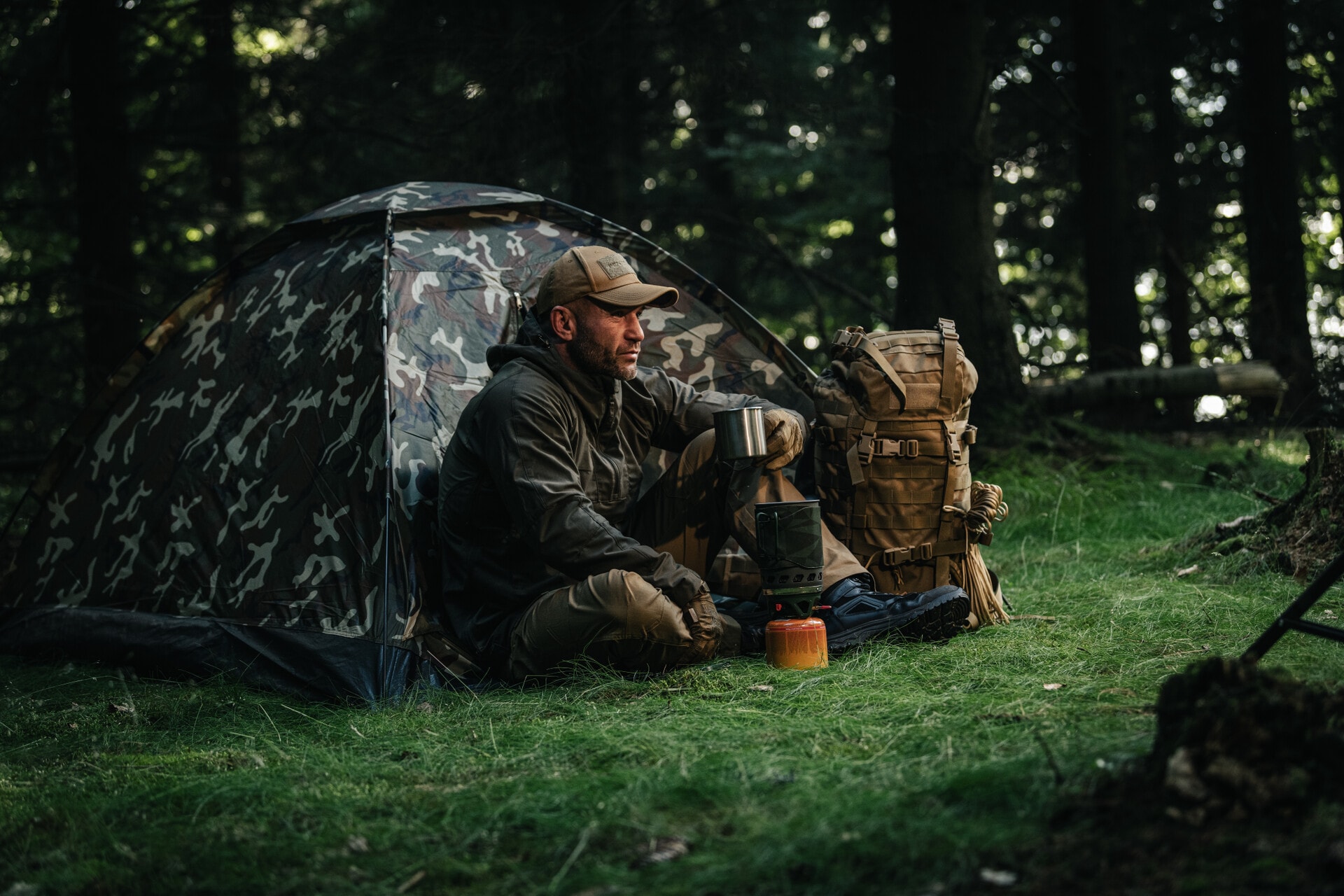 Mil-Tec Iglu Standard 2 személyes sátor - Woodland