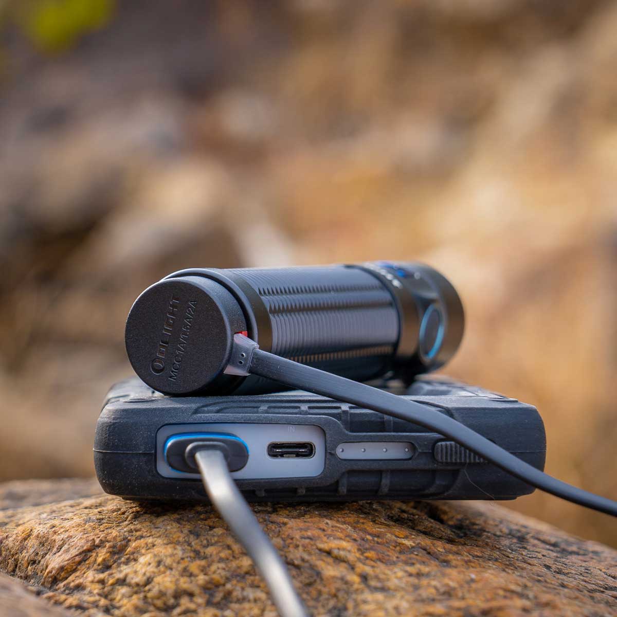 Olight Baton 3 Pro Max Cool White újratölthető zseblámpa Black - 2500 lumen