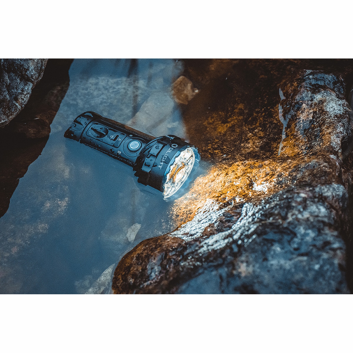 Olight Marauder 2 Cool White újratölthető zseblámpa - 14000 lumen, hatótávolság 800 m