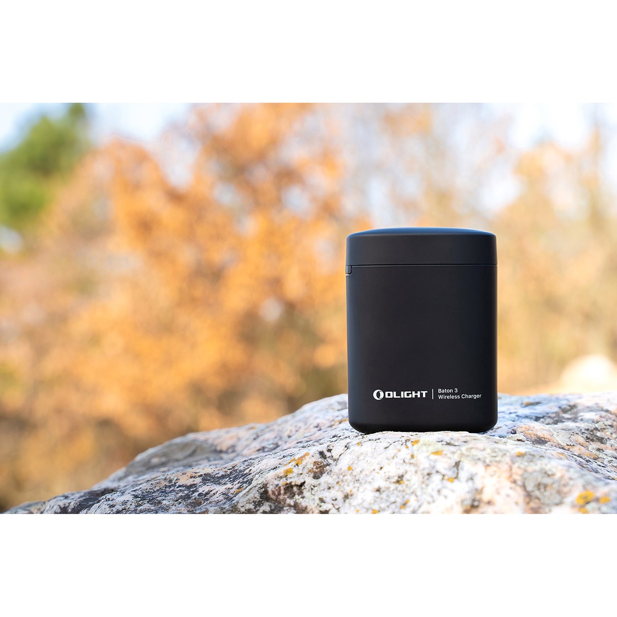 Olight Baton 3 Premium Edition újratölthető zseblámpa vezeték nélküli töltőtokkal Black - 1200 lumen