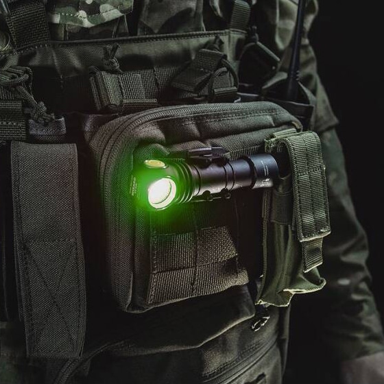 Armytek Wizard C2 WG Magnet USB Warm fej- és derékszögű lámpa - 1100 lumen