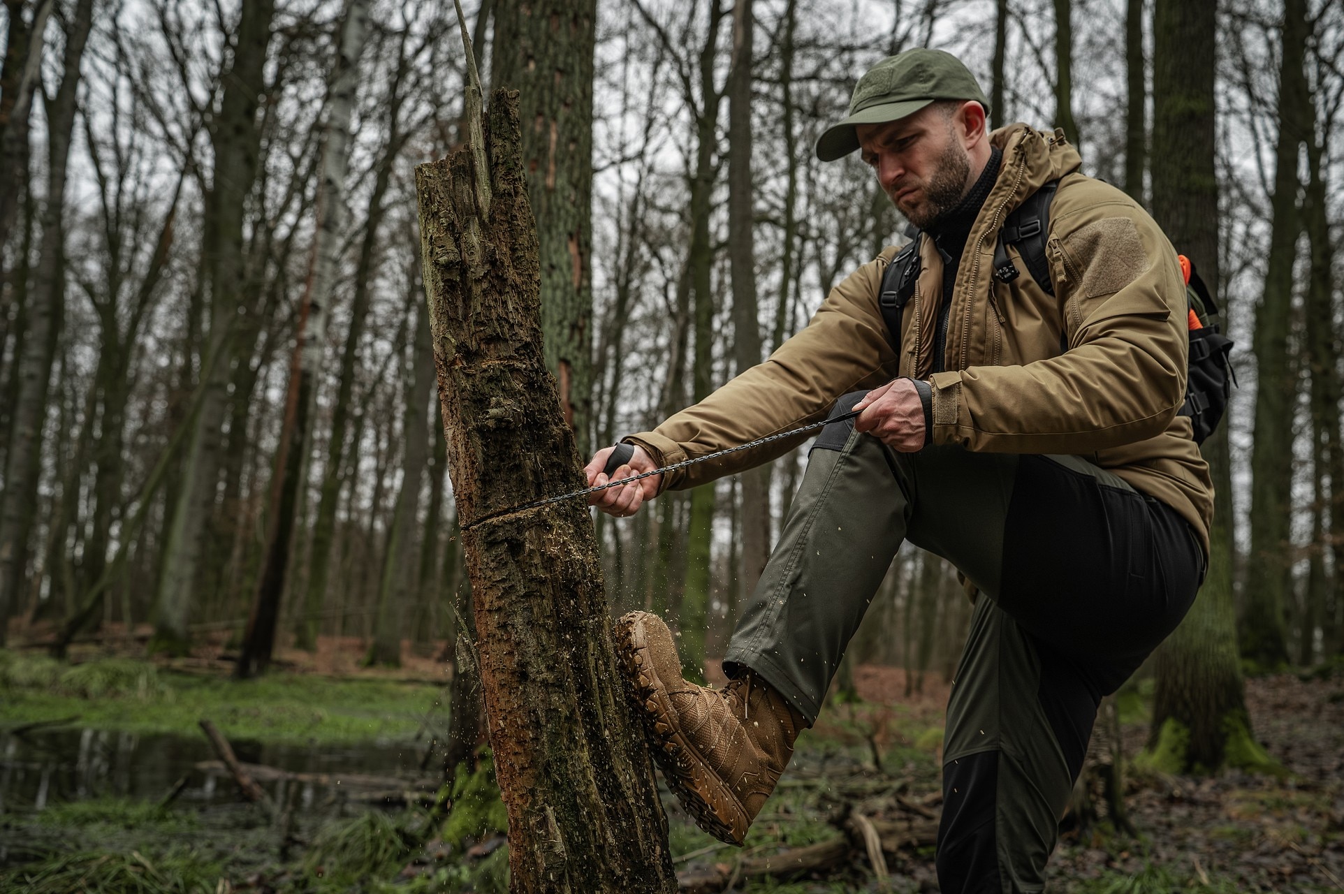 Badger Outdoor Army Chainsaw kézi láncfűrész markolattal