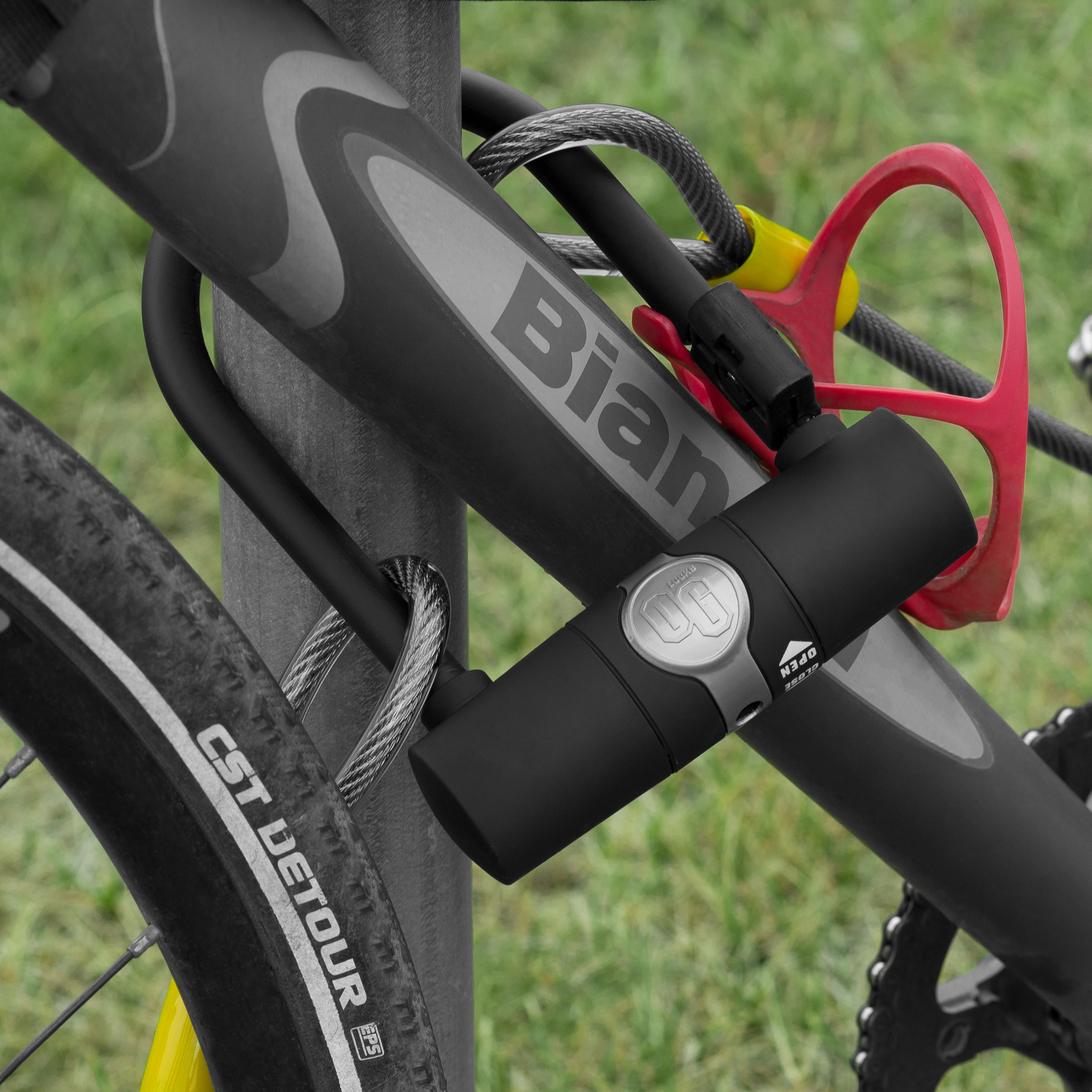 OnGuard 5810 U-Lock kerékpárzár - Black