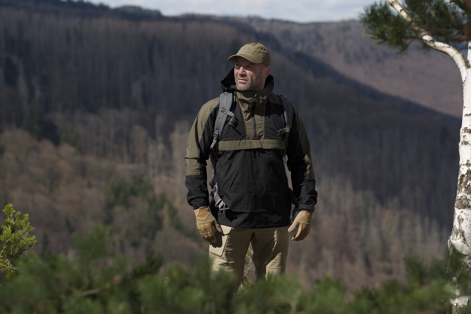 Helikon Woodsman Anorak kabát - Black/Taiga Green
