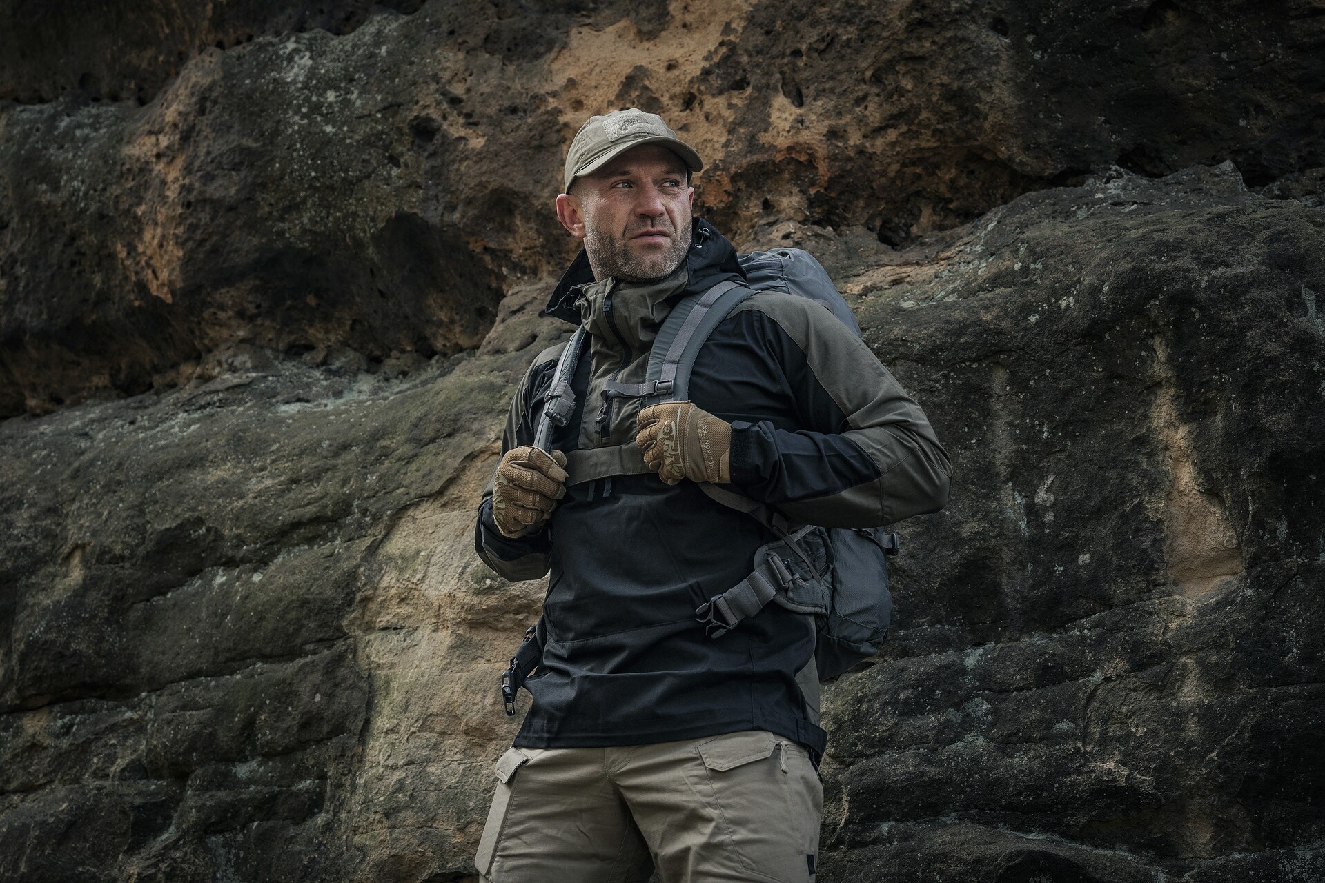 Helikon Woodsman Anorak kabát - Black/Taiga Green