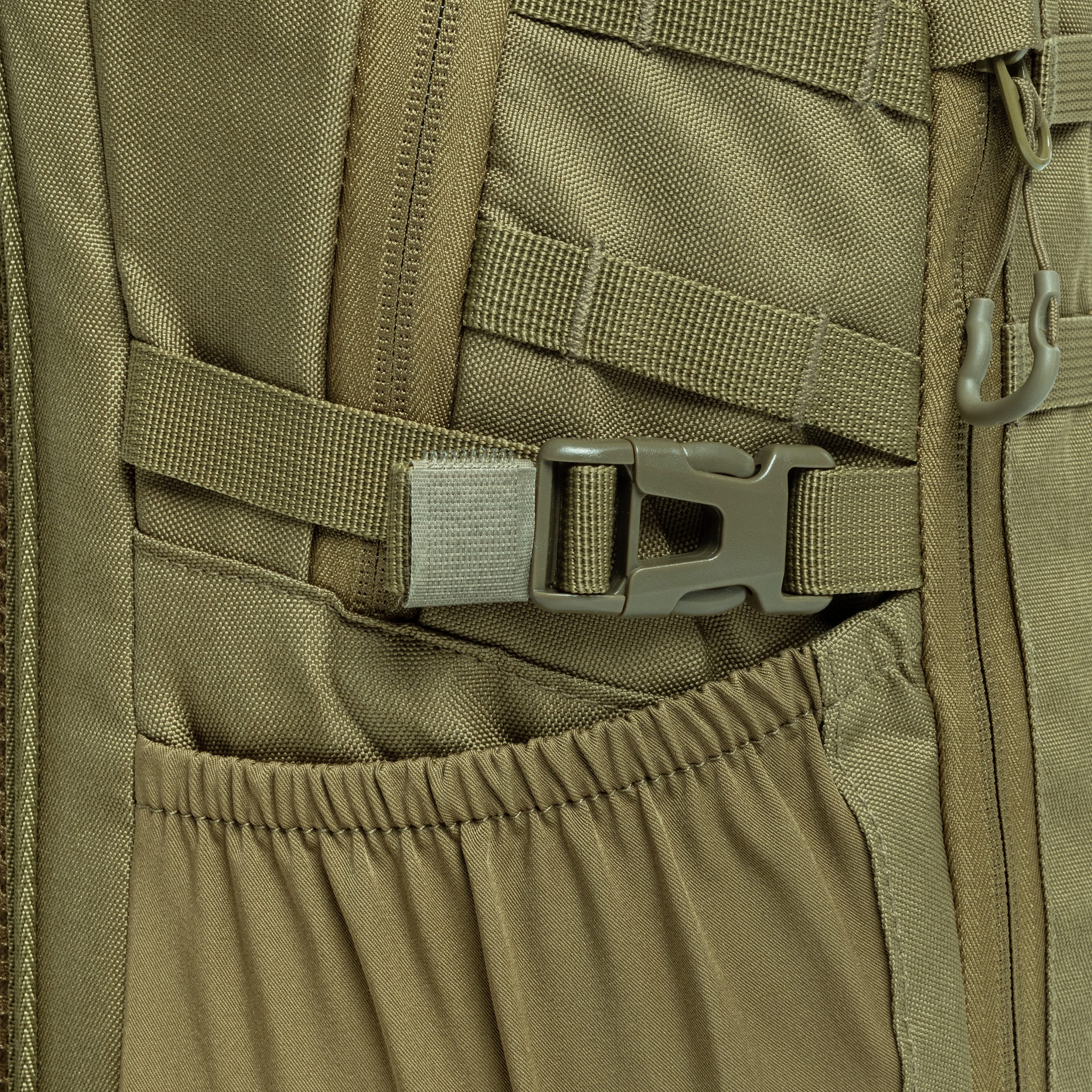 Highlander Fhior Falcon Tactical hátizsák 20 l - Olive Drab