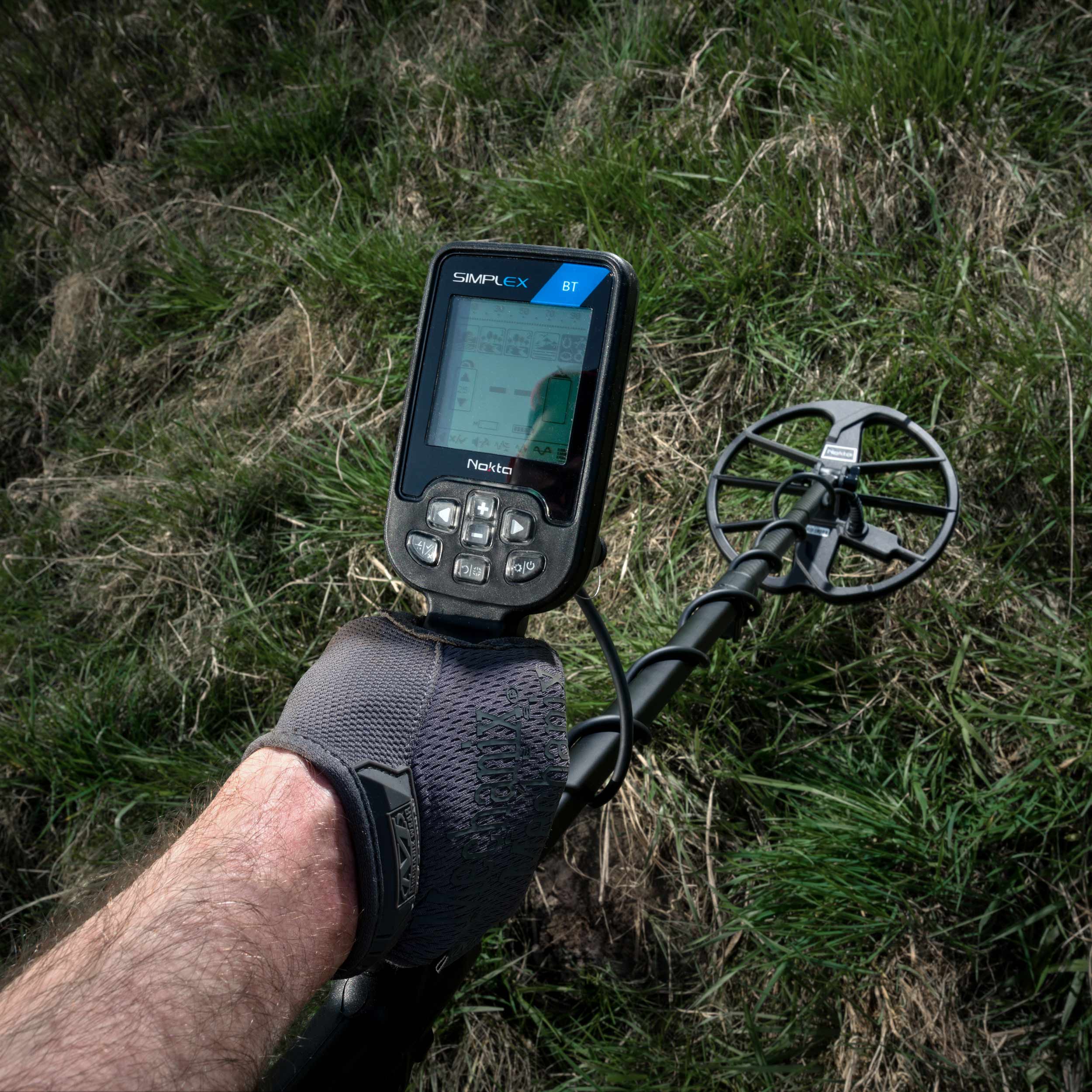 Nokta Simplex BT metal detector