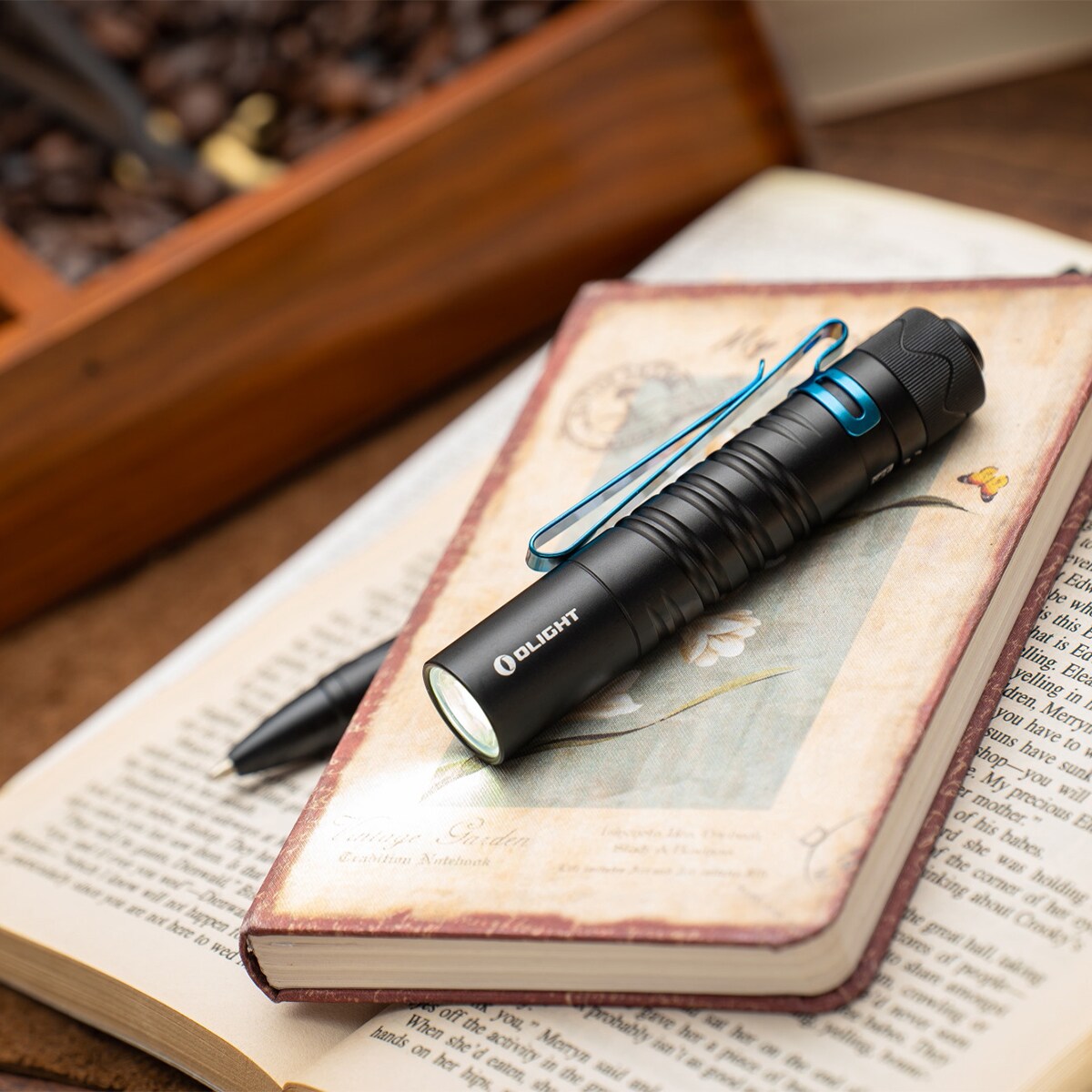 Olight I5R EOS Flashlight Black - 350 lumens