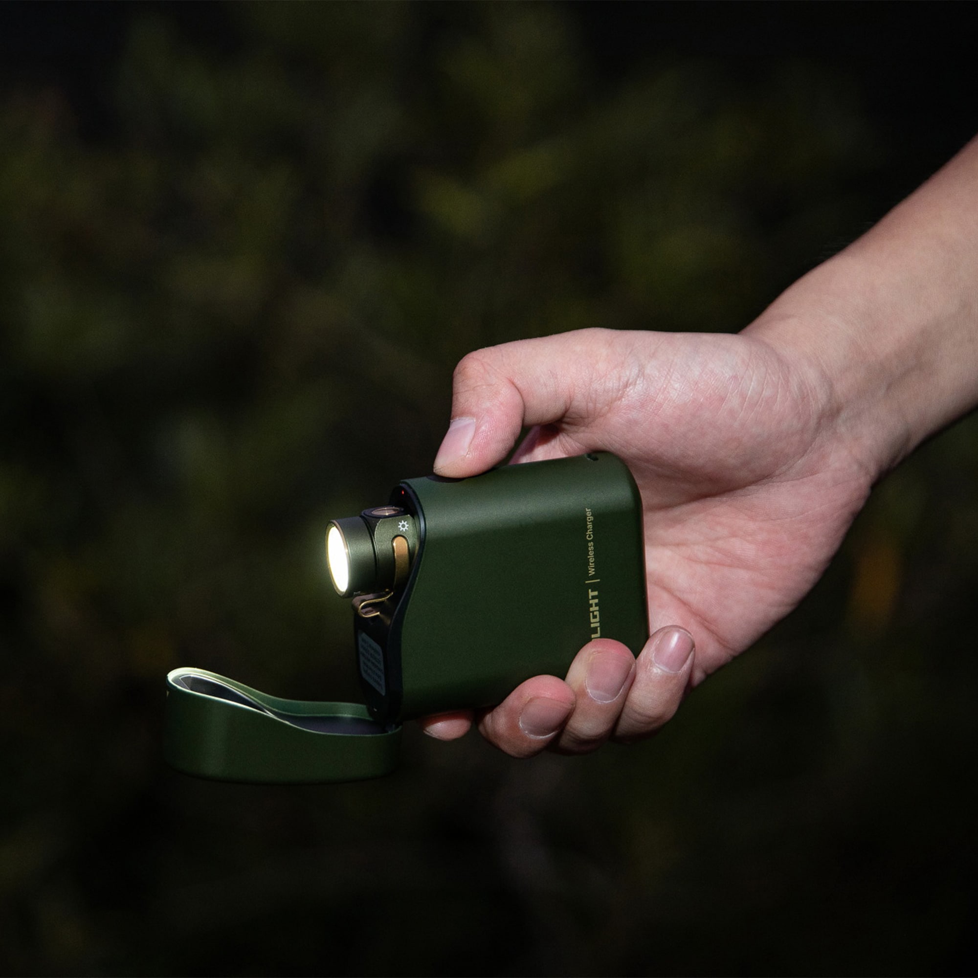 Olight Baton 4 Premium Edition OD Green Flashlight with wireless charging case - 1300 lumens