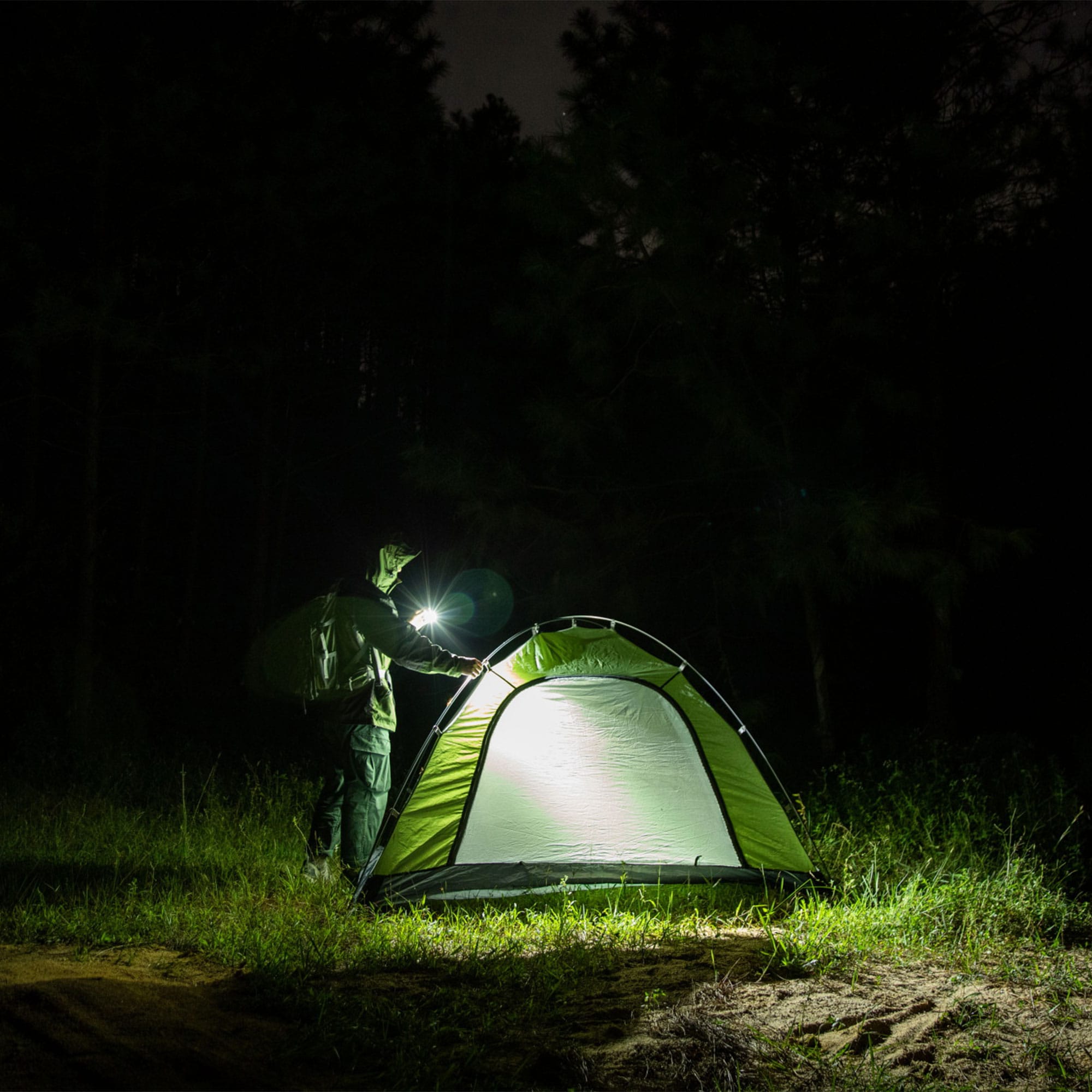 Olight Baton 4 Premium Edition OD Green Flashlight with wireless charging case - 1300 lumens