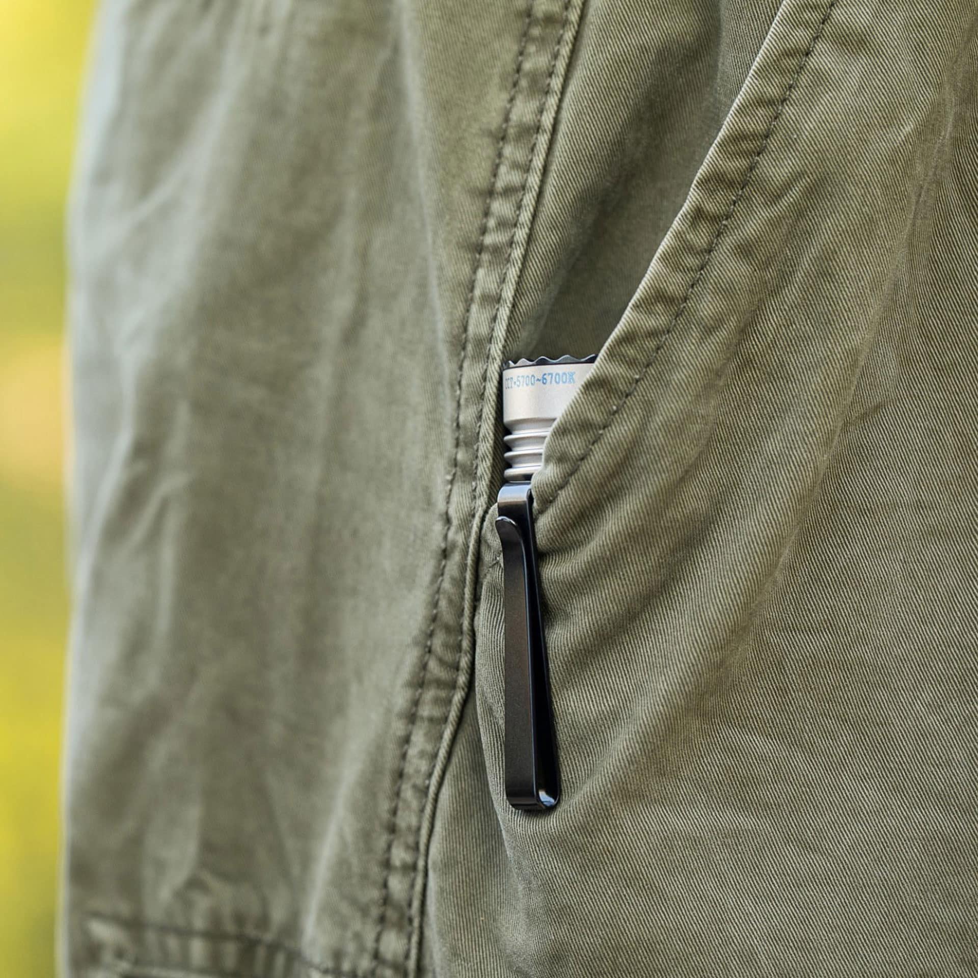 Olight Seeker 4 Mini Cool White Limited Edition Ti tactical flashlight - 1200 lumens