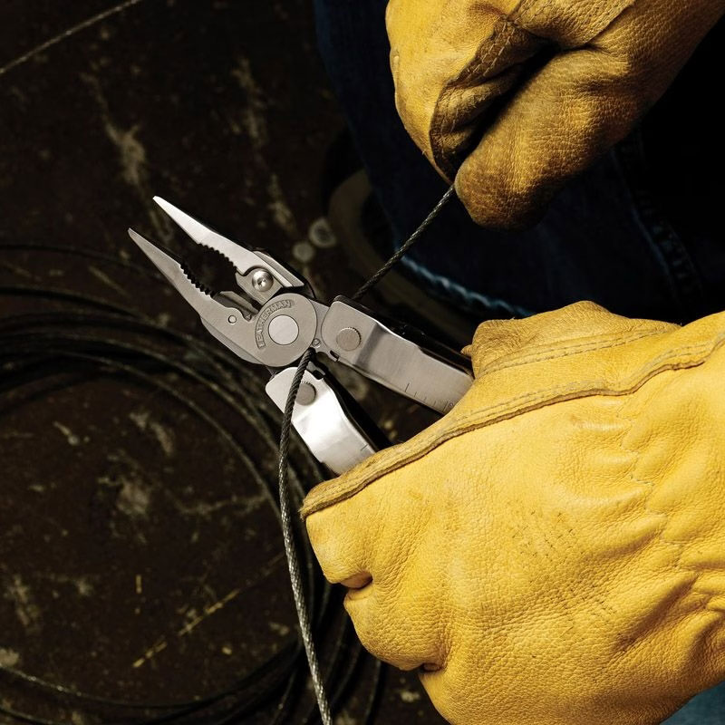 Leatherman Super Tool 300 Multitool with sheath