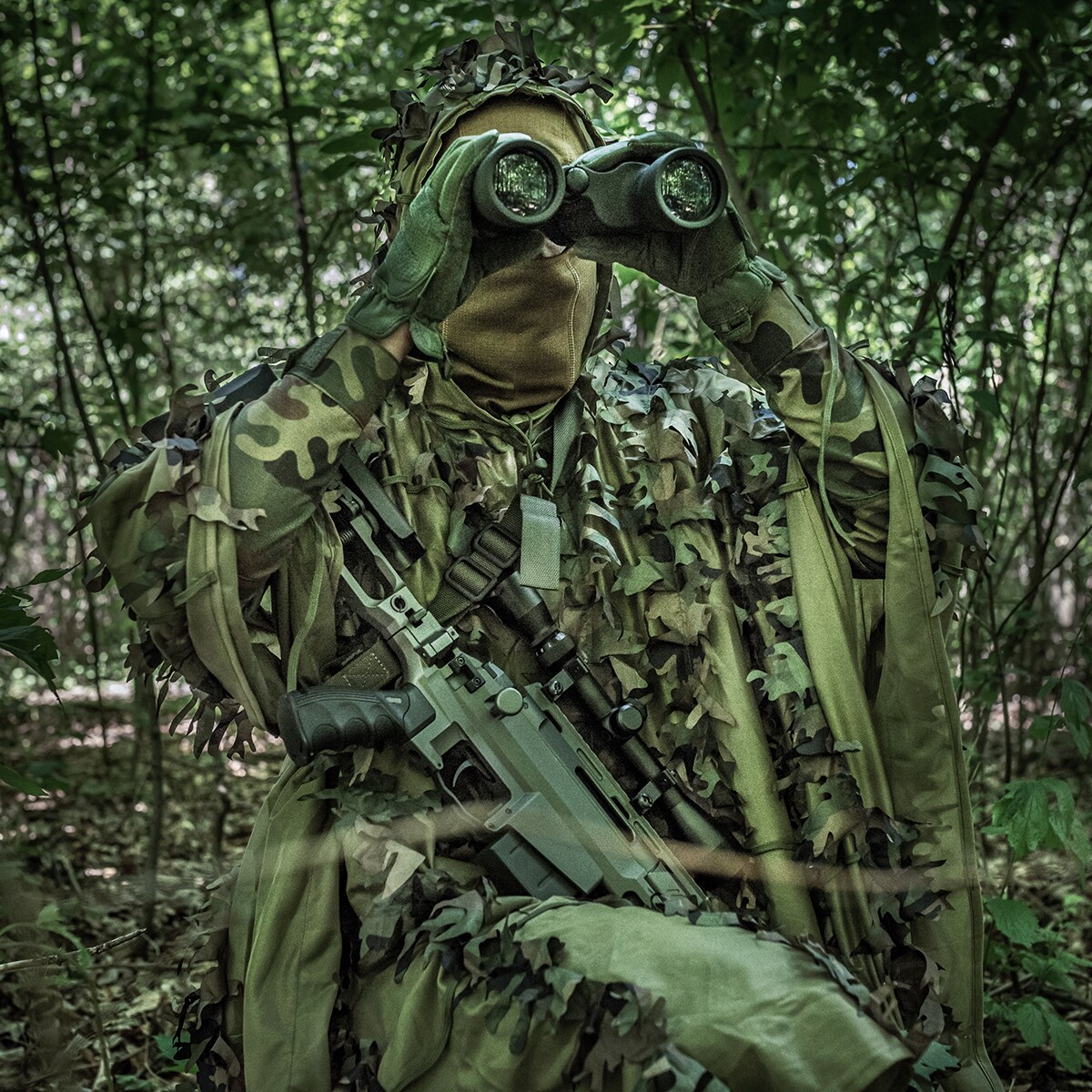 Helikon Leaf Ghillie US Woodland camo suit