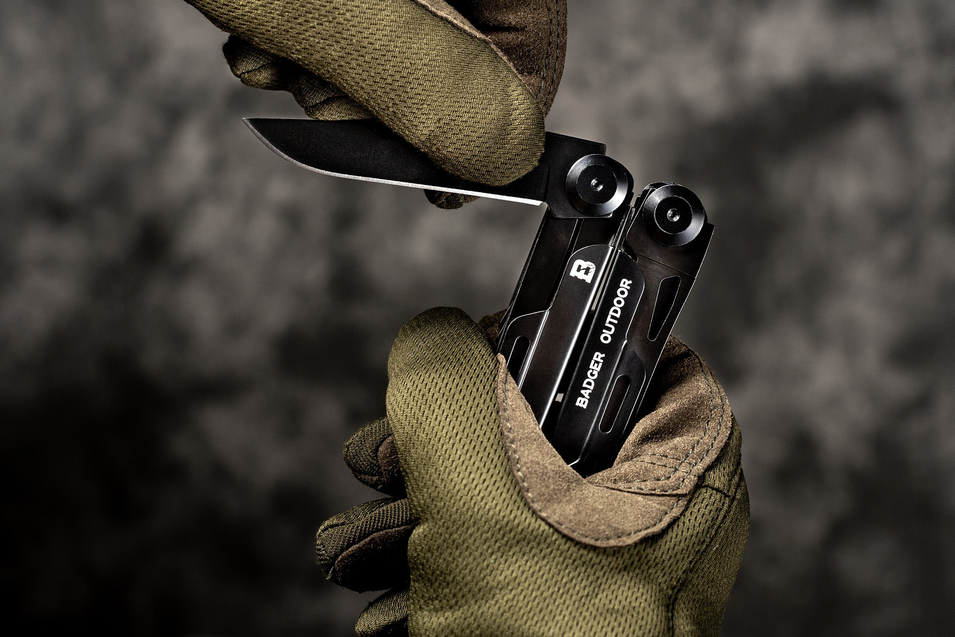 Badger Outdoor Thorn Multitool - Black