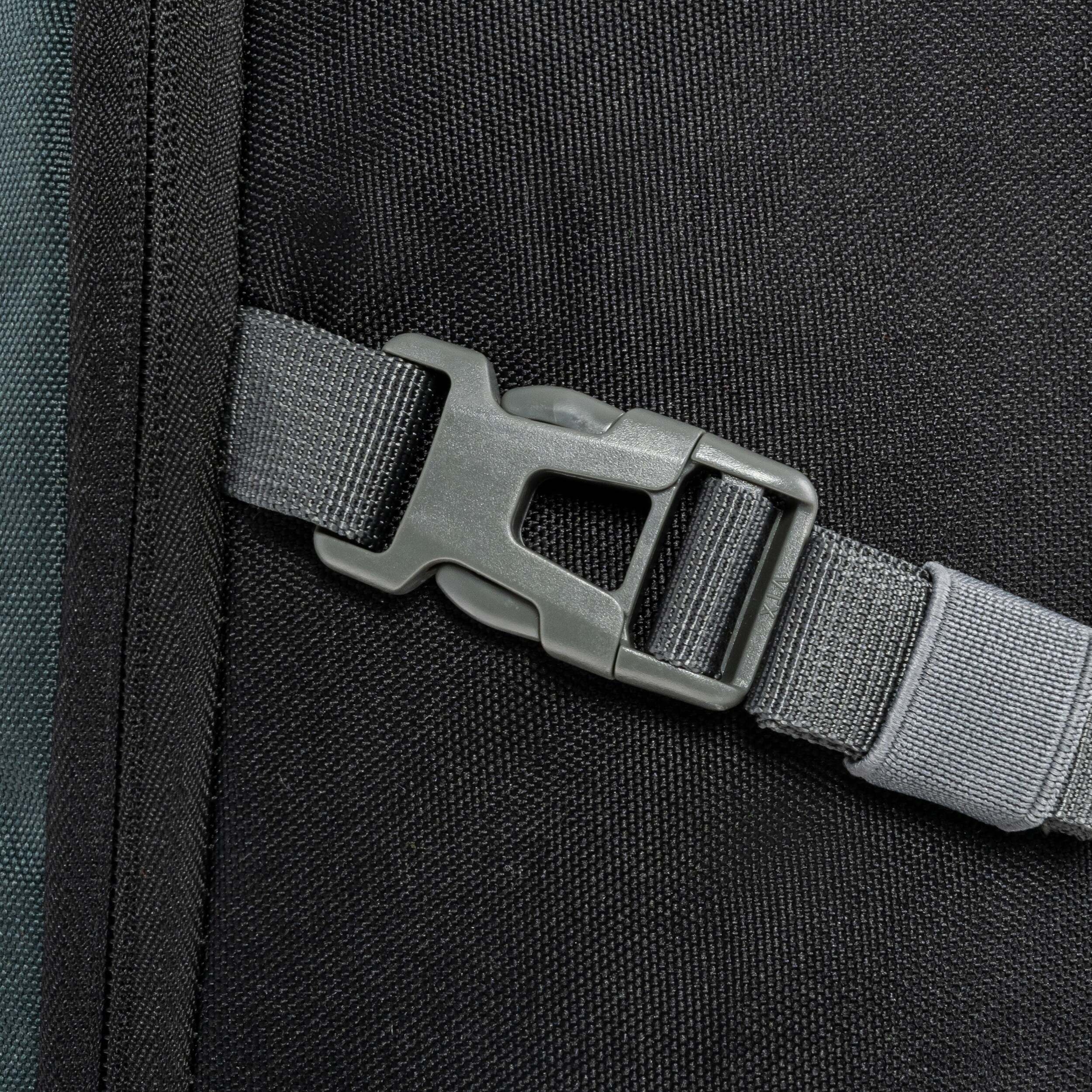 Alpinus Peyto 22 l Backpack - Black