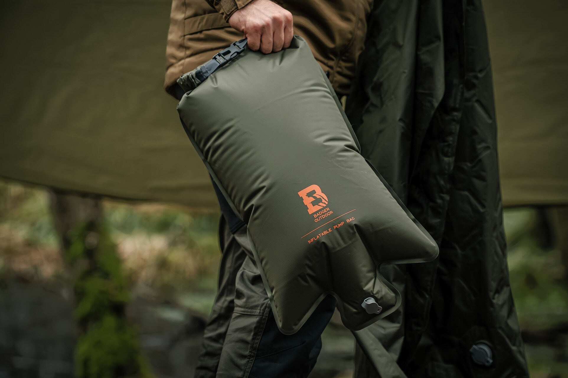 Badger Outdoor Inflatable Pump Bag - Olive
