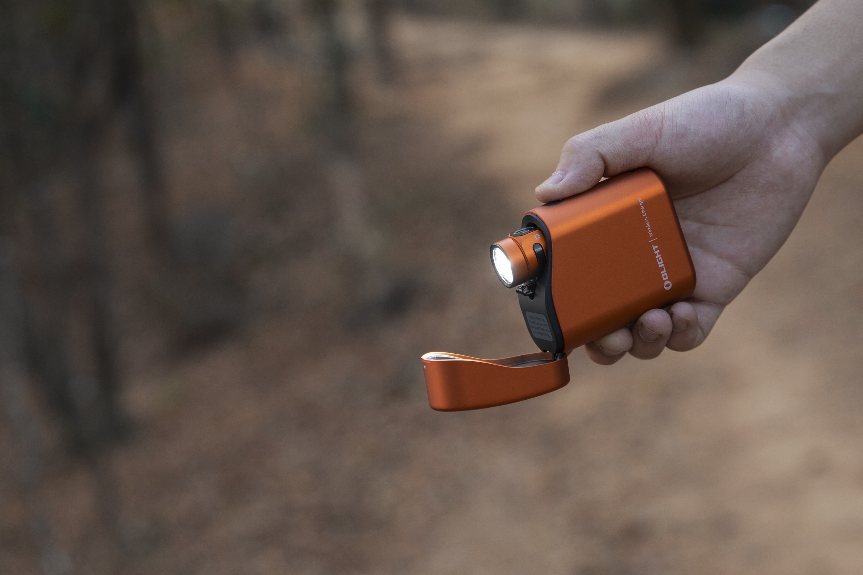 Olight Baton 4 Premium Edition Flashlight with Wireless Charging Case Orange - 1300 lumens