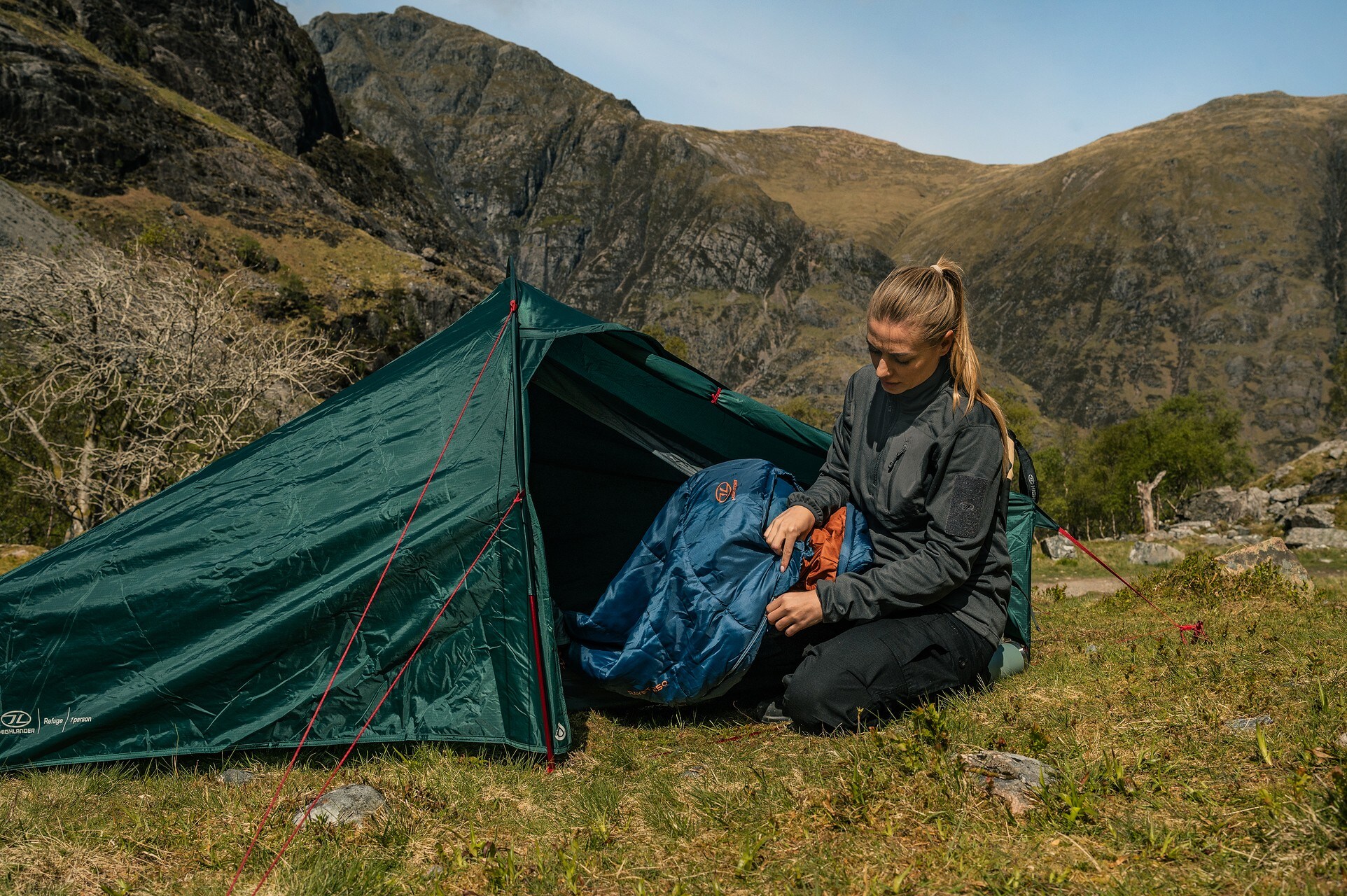 Highlander Outdoor Rayet 250 Sleeping Bag - Deep Blue