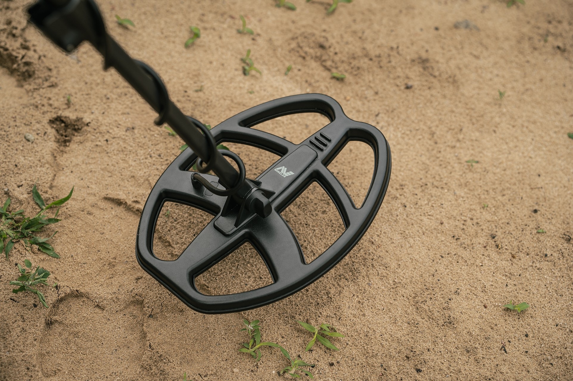 Minelab X-Terra Voyager Tactical Metal Detector