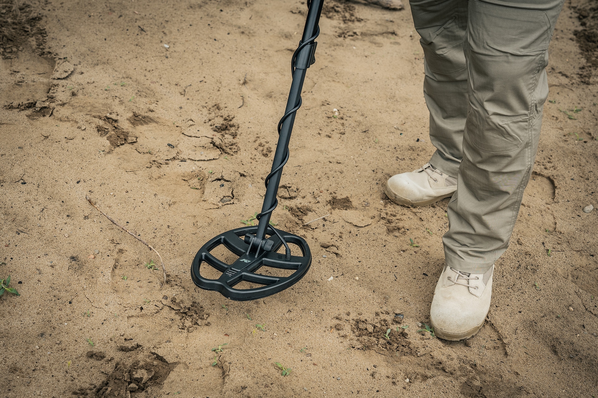 Minelab X-Terra Voyager Tactical Metal Detector