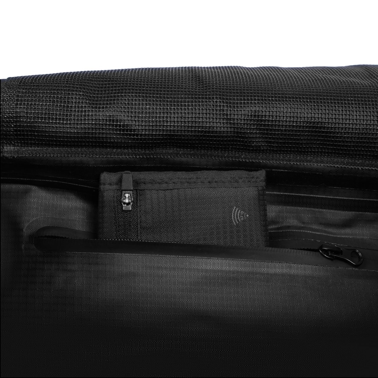 Alpinus Maui Waterproof Bag 30 l - Black