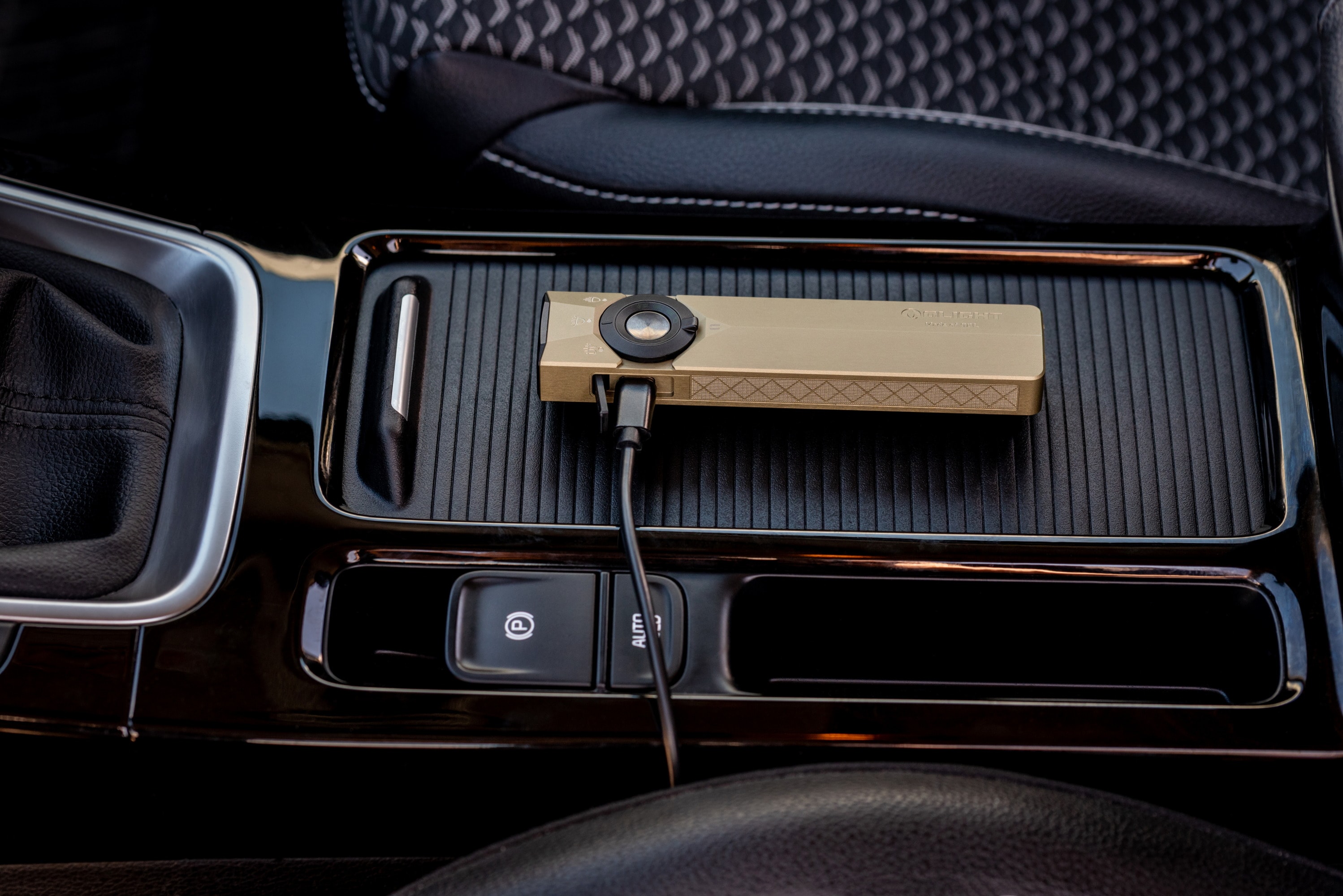 Olight ArkPro Ultra Class 1 Cool White Flashlight Olive Green - 1700 lumens