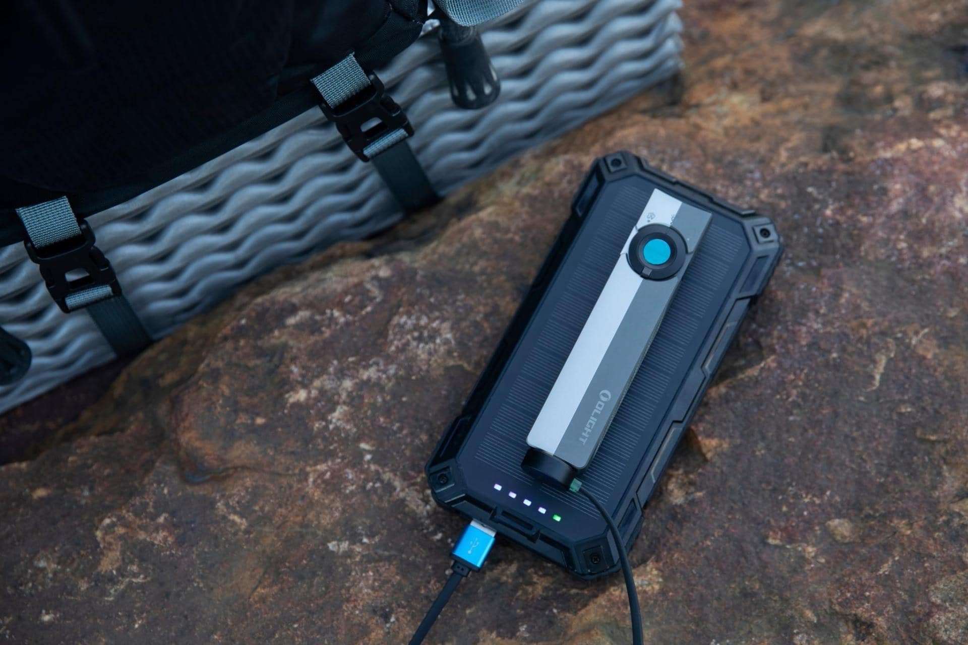 Olight ArkPro Class 1 Cool White Flashlight Silver Graphite - 1500 lumens