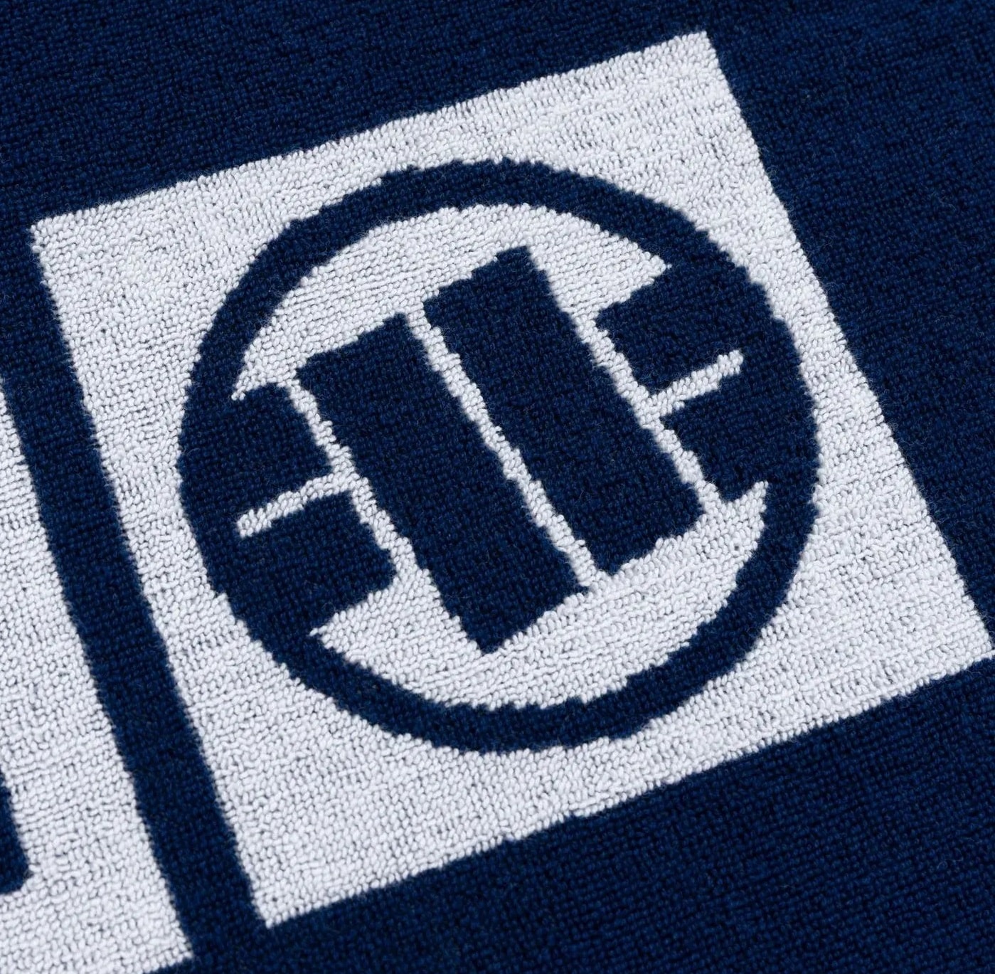 Pitbull Gym Hilltop Towel 88 x 52 cm - Navy/White