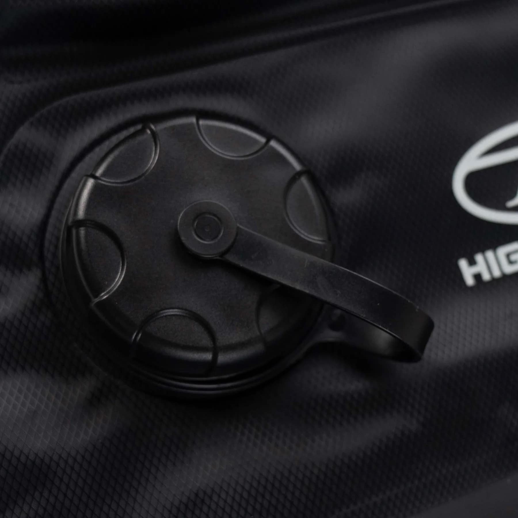 Highlander Outdoor Wild Rinse Camping Solar Travel Shower 15 l - Black